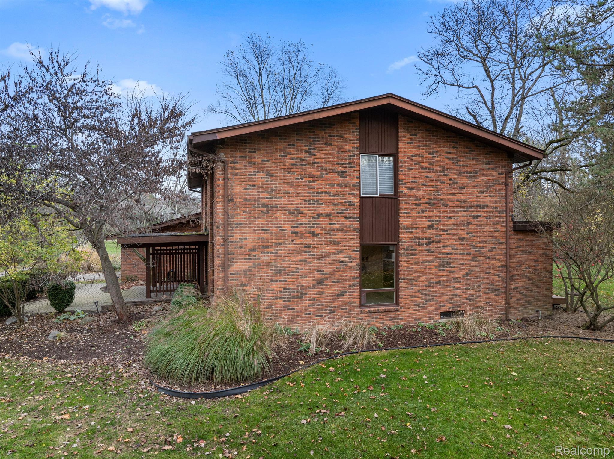 21501 W 13 MILE Road