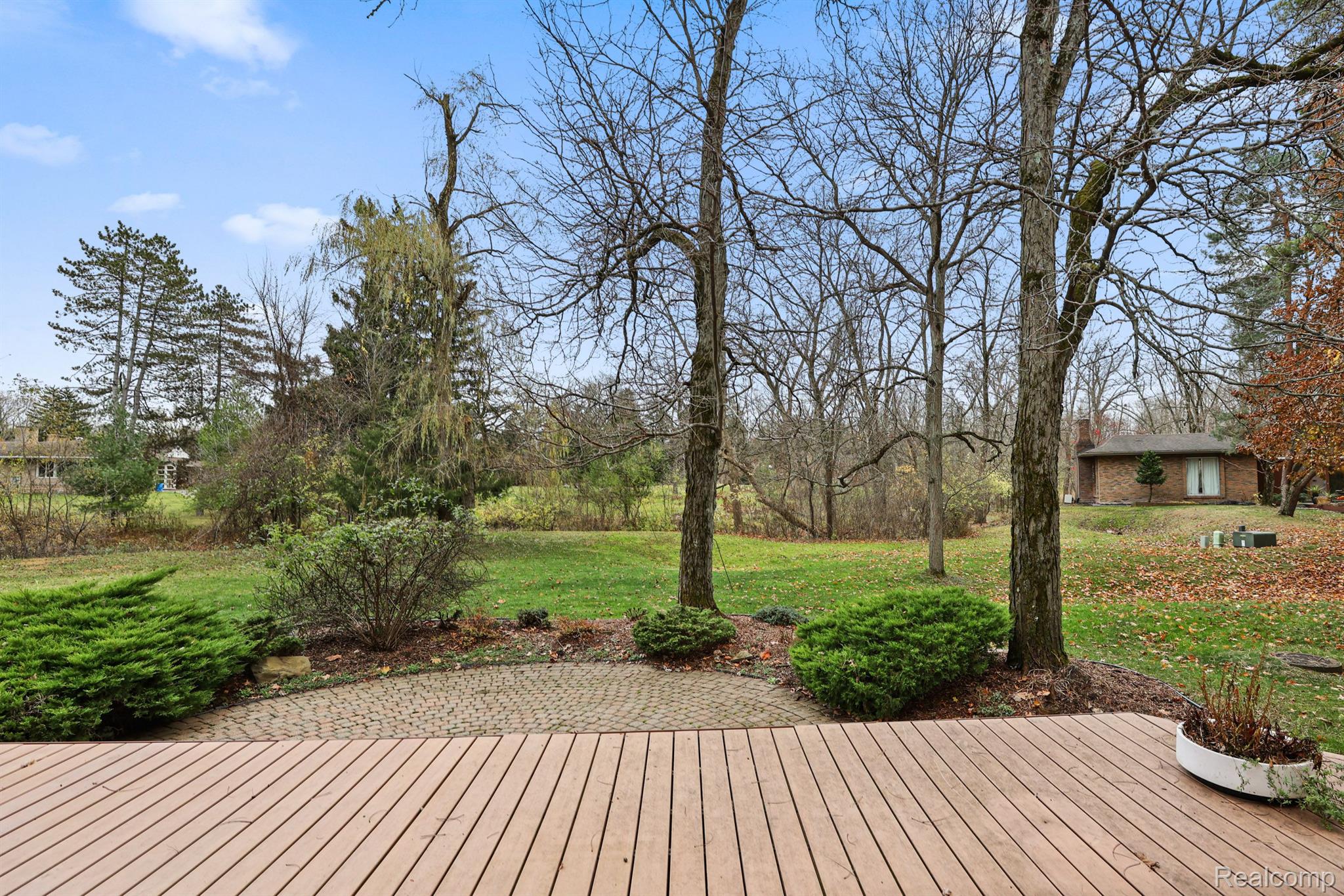 21501 W 13 MILE Road