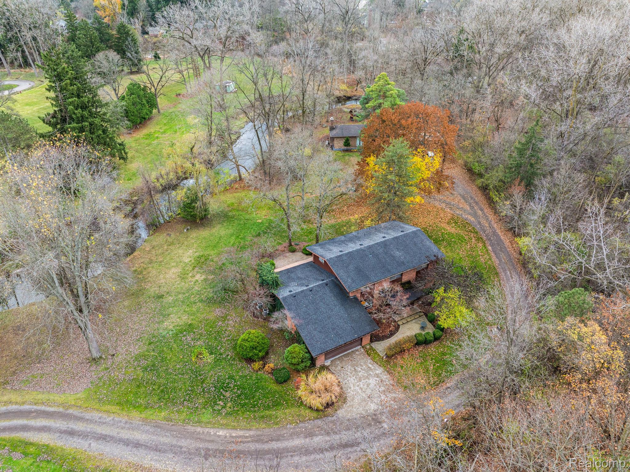 21501 W 13 MILE Road