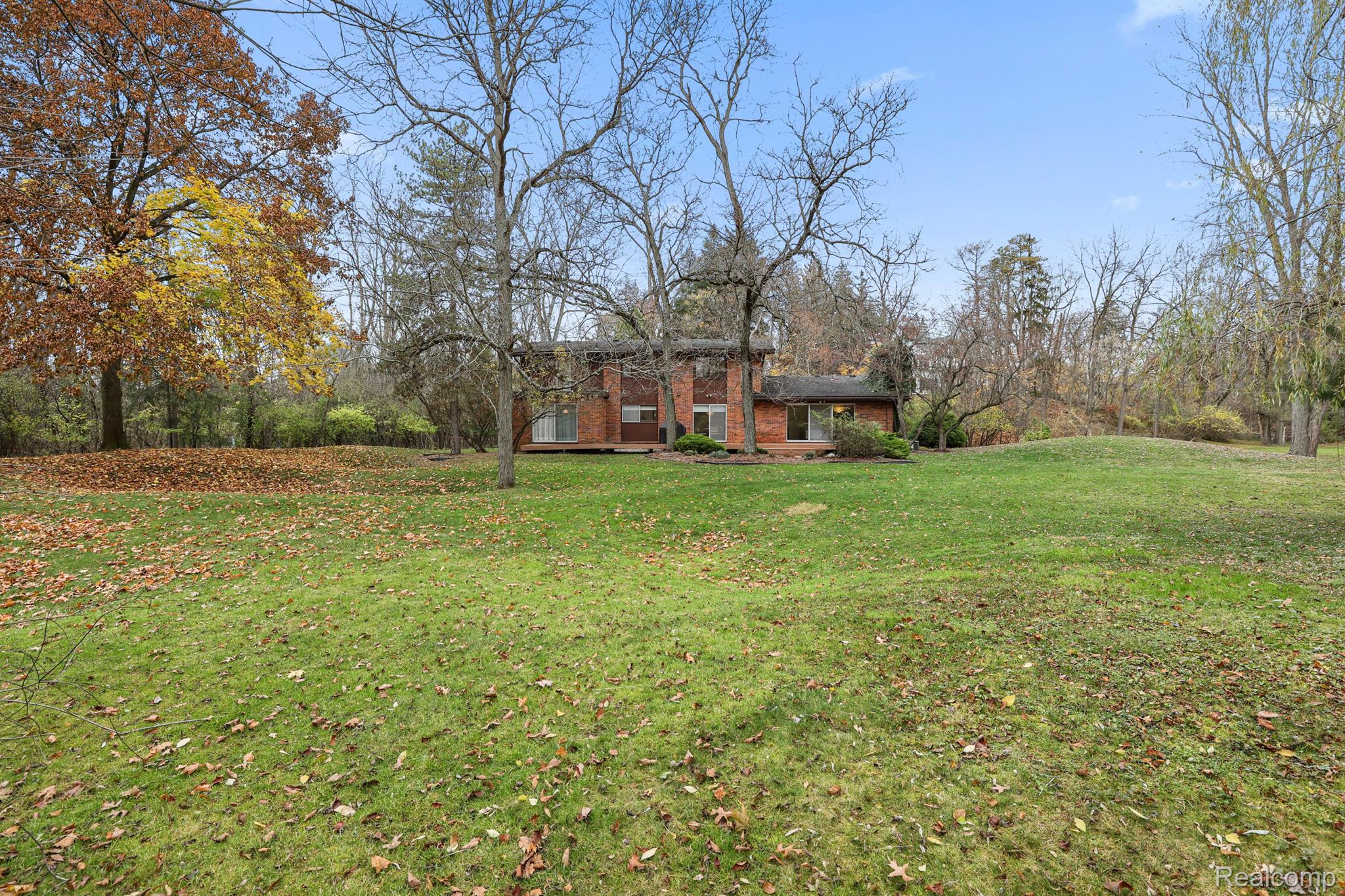 21501 W 13 MILE Road