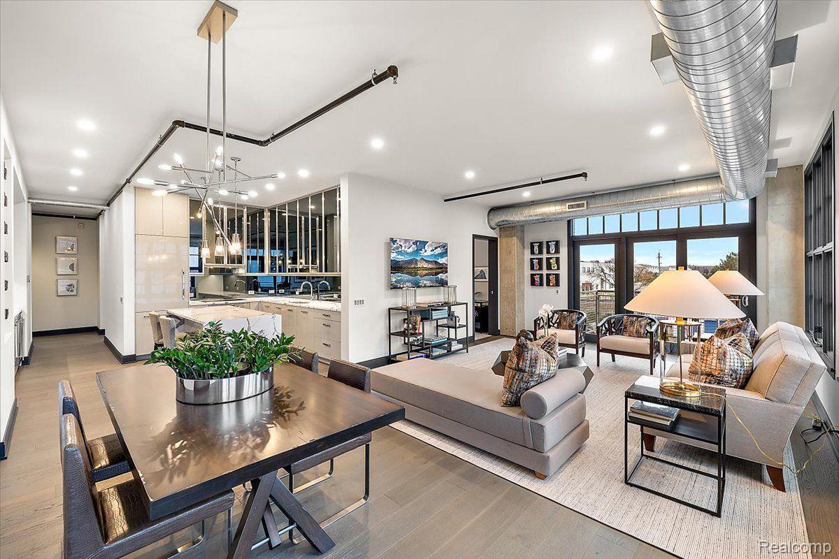 2051 VILLA Road 205