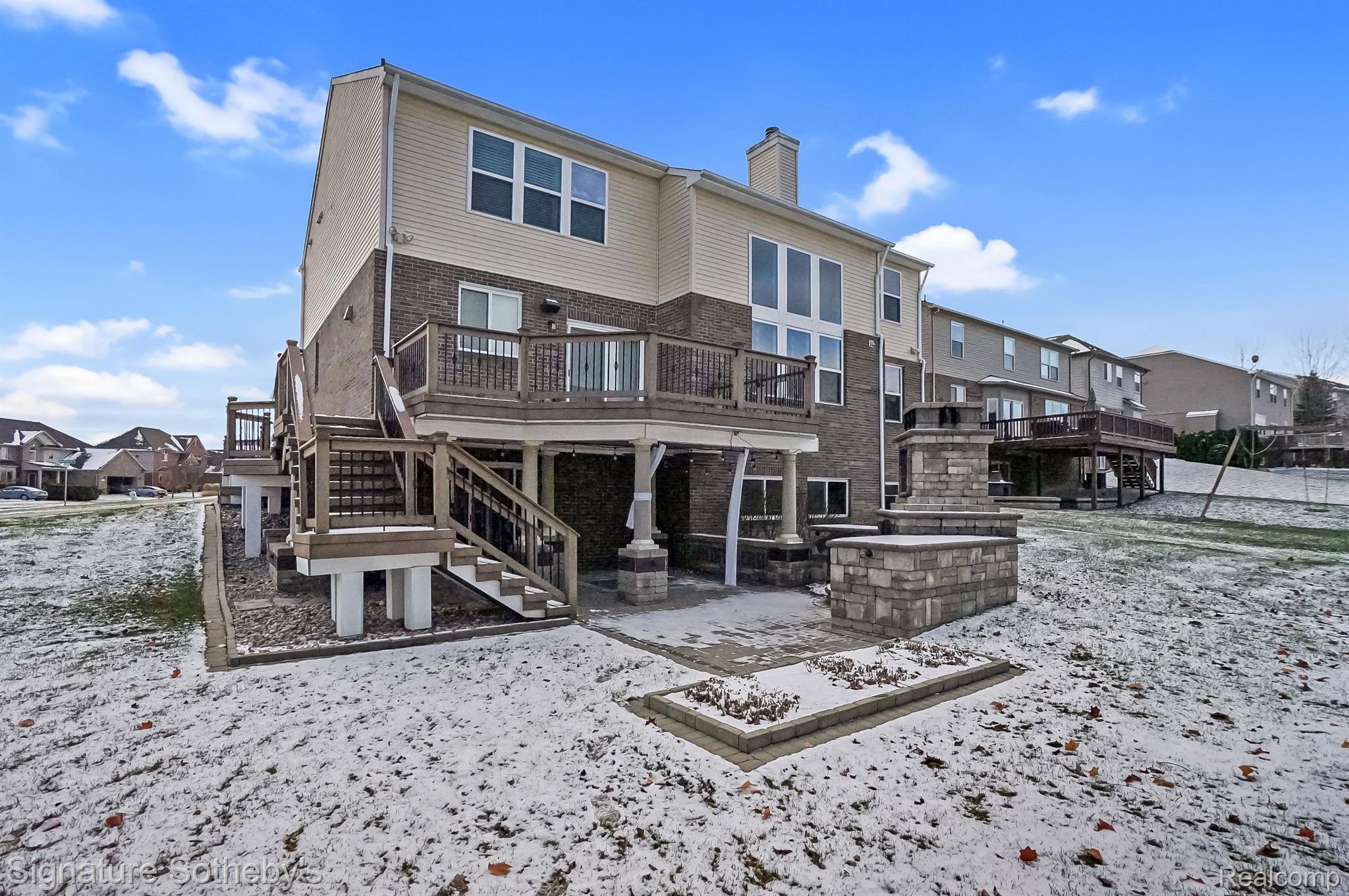 1237 GREYTHORNE Drive