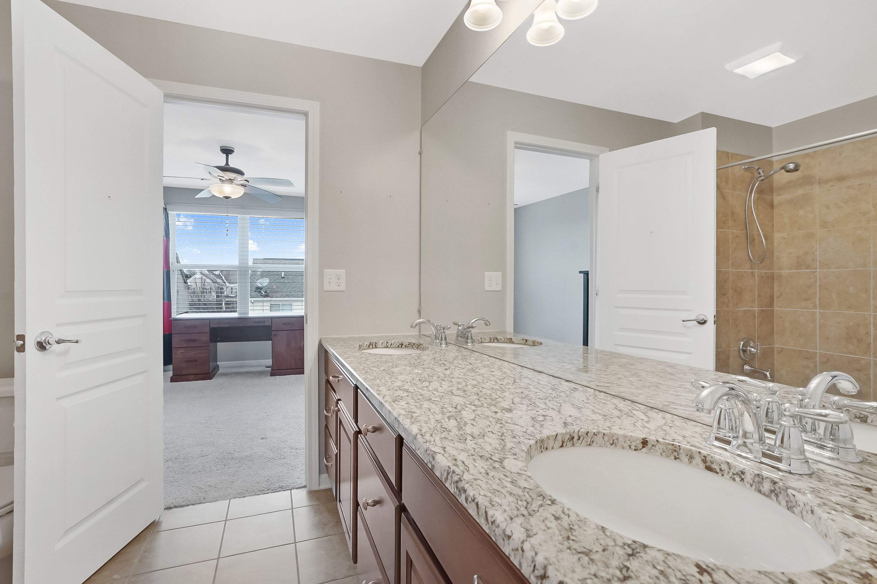 1237 GREYTHORNE Drive