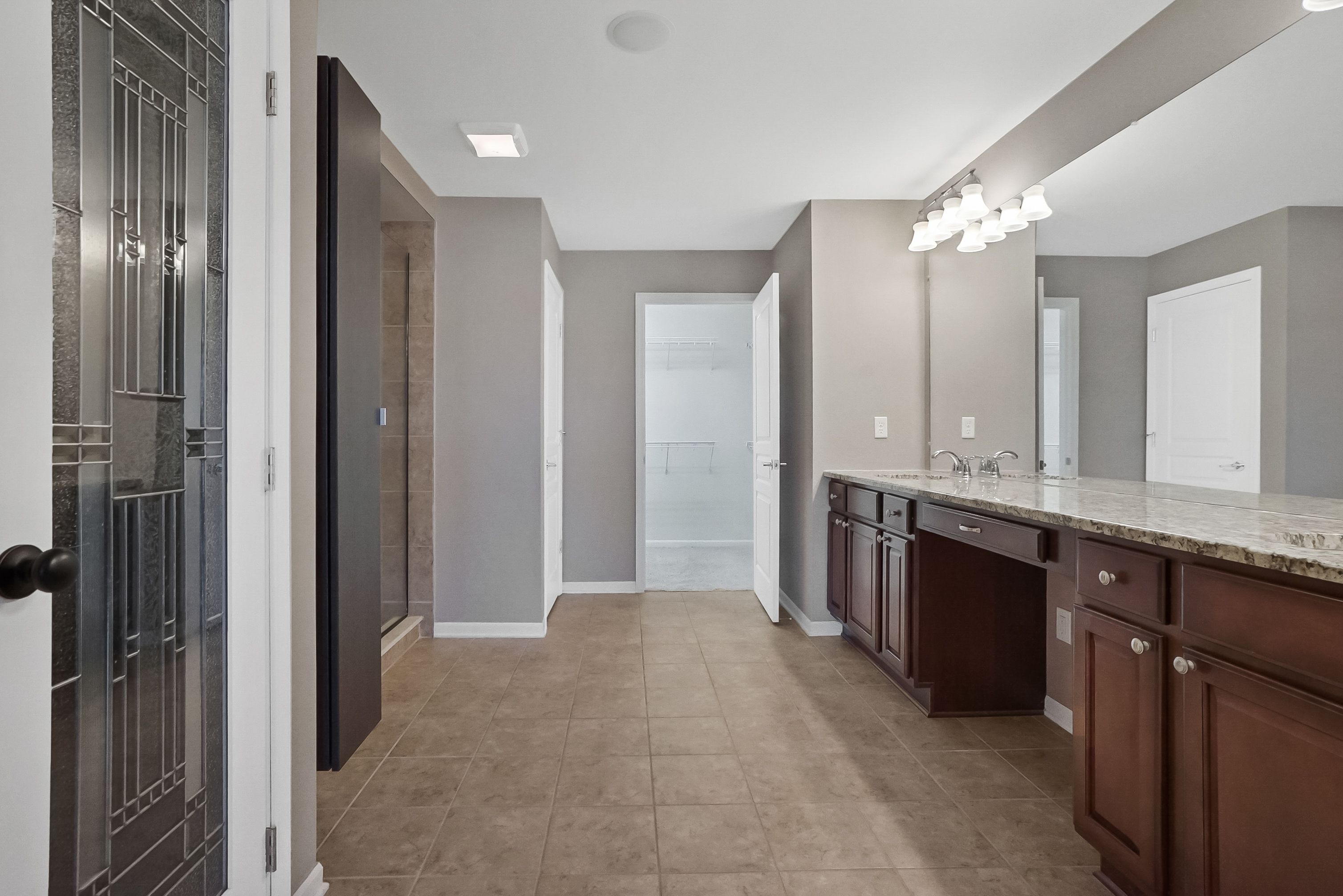 1237 GREYTHORNE Drive