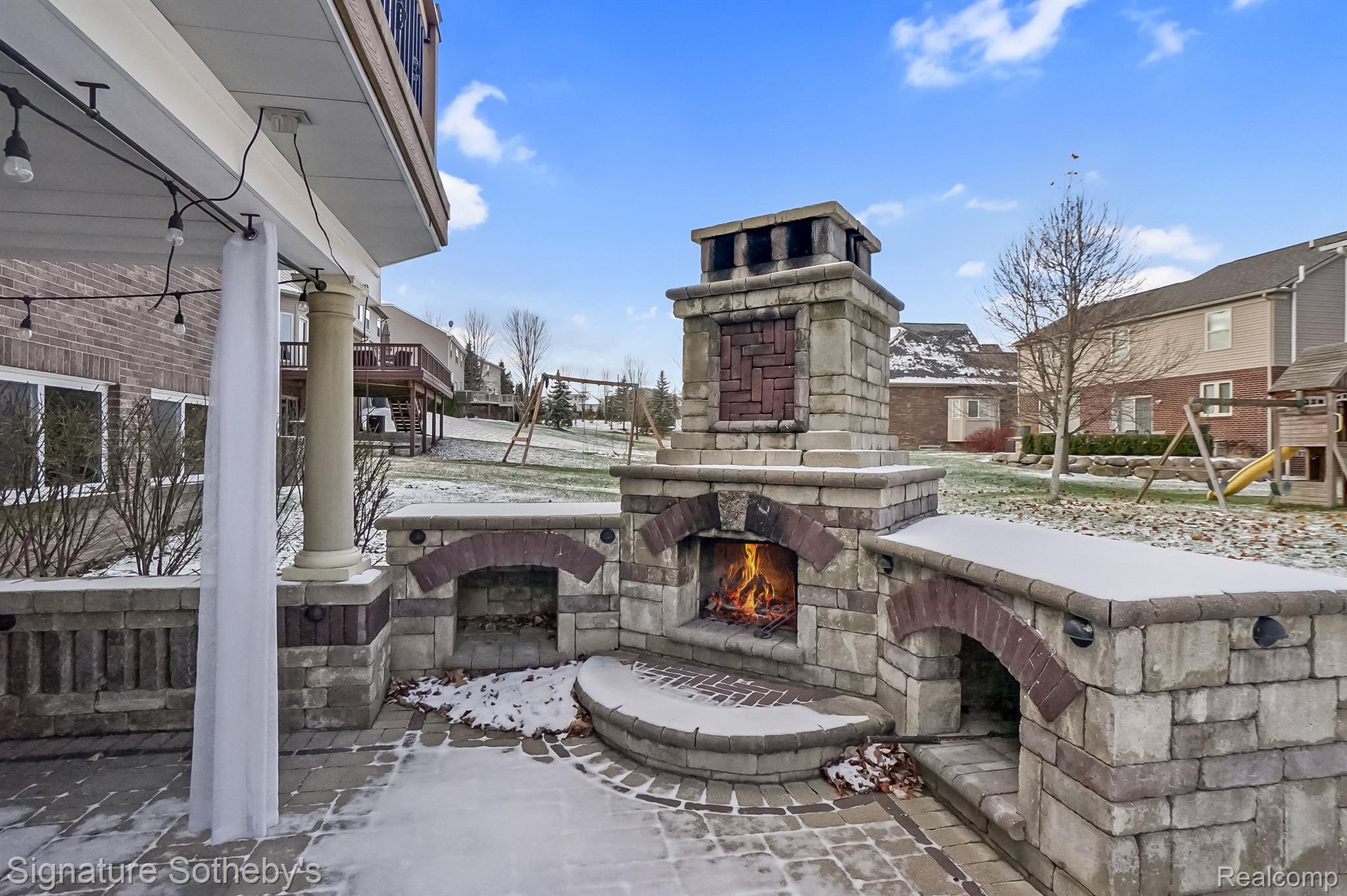 1237 GREYTHORNE Drive