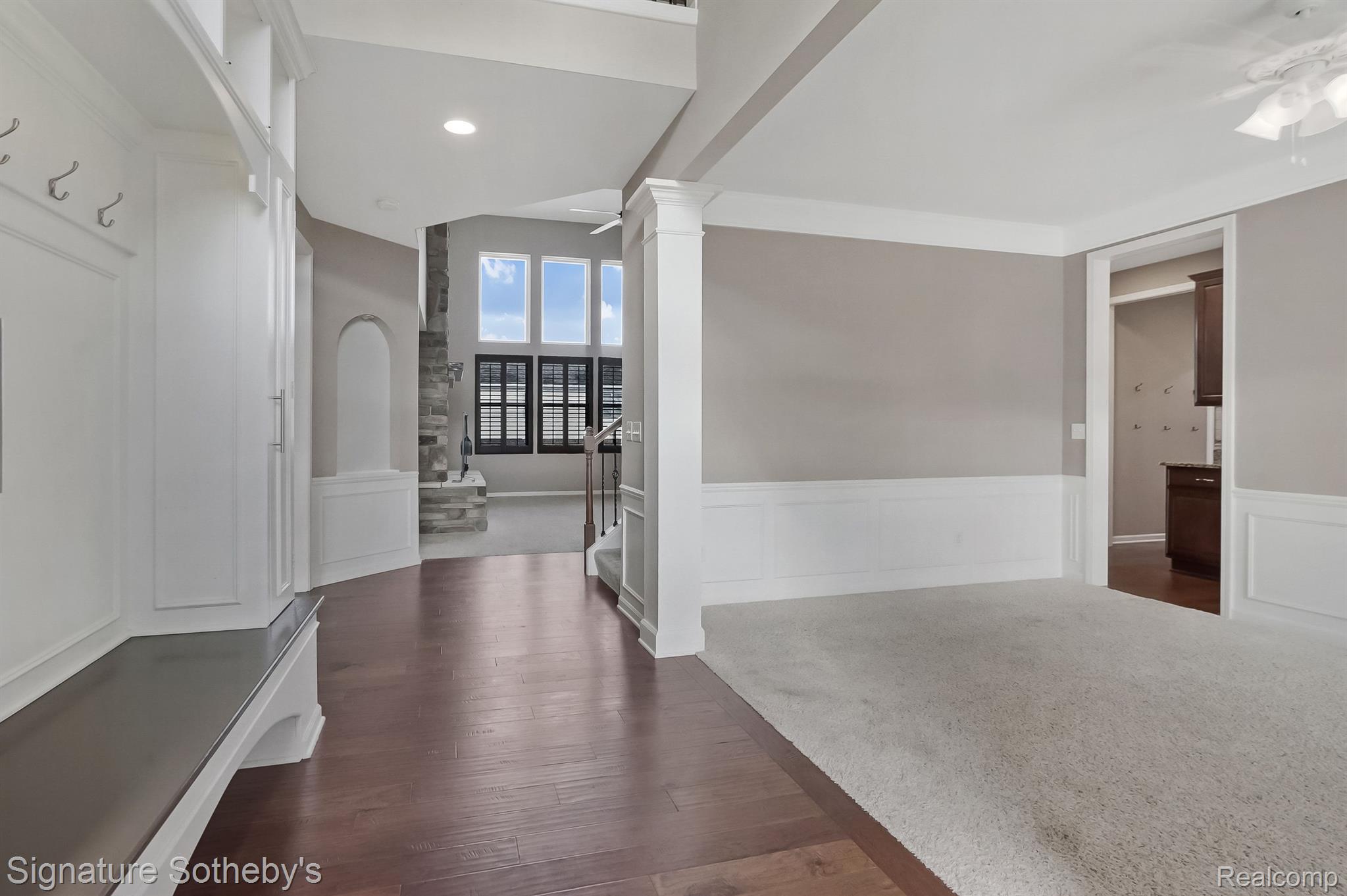 1237 GREYTHORNE Drive