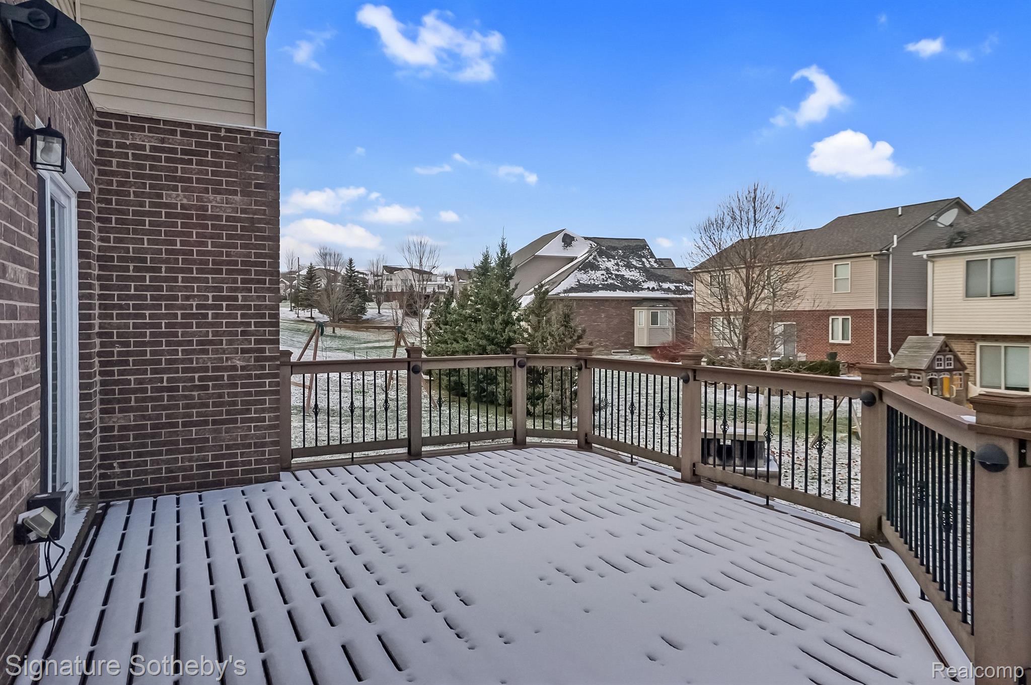 1237 GREYTHORNE Drive