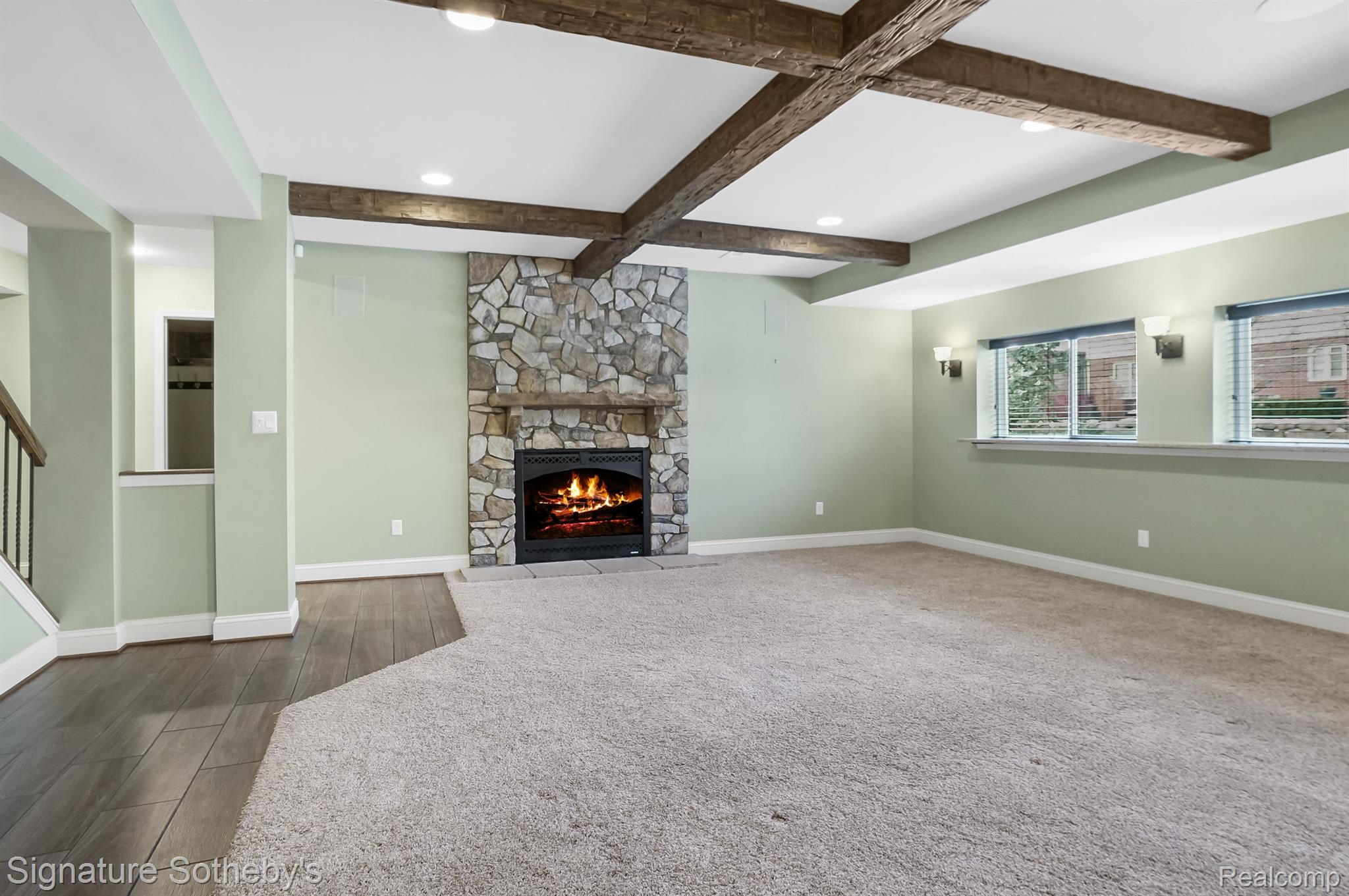 1237 GREYTHORNE Drive