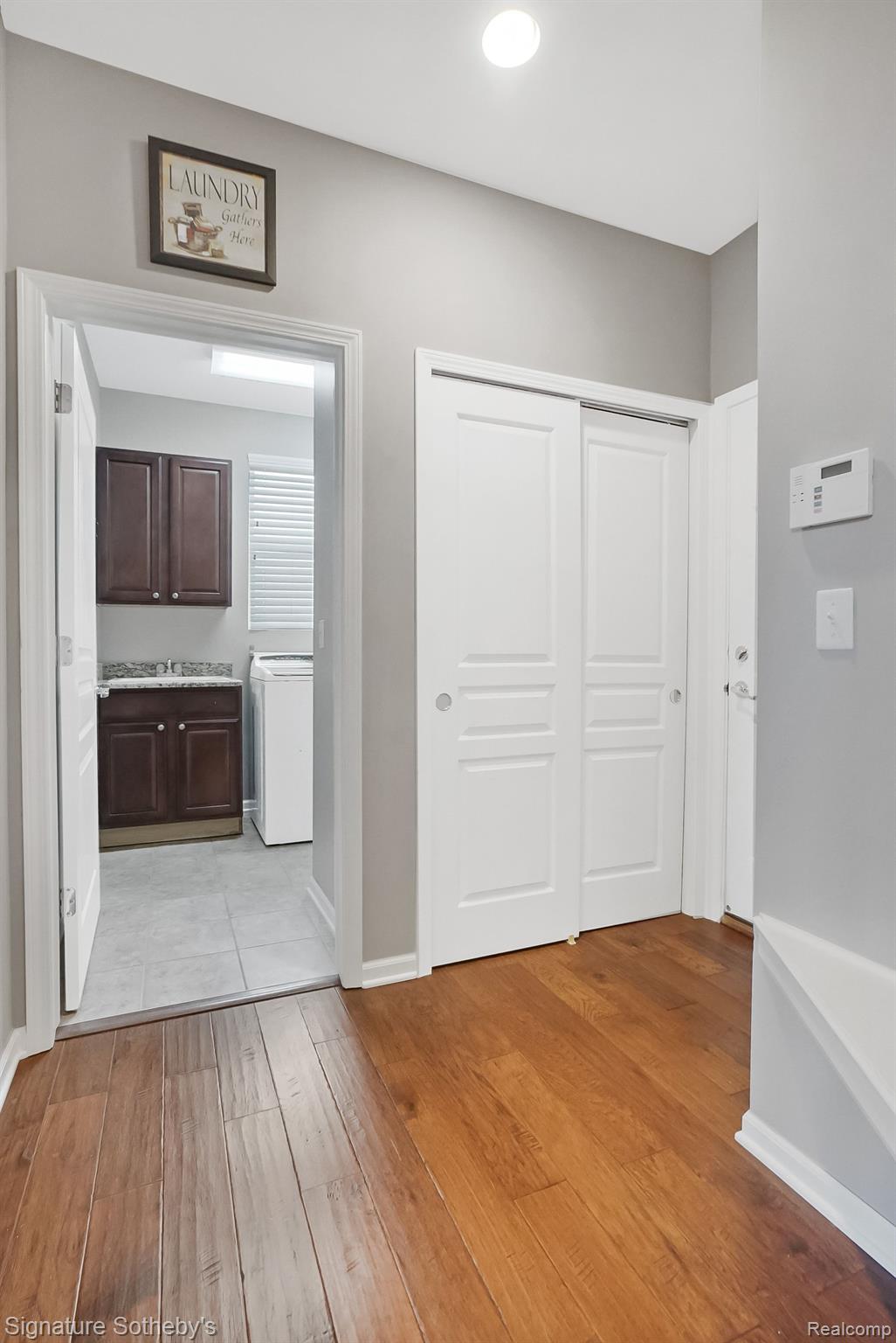 1237 GREYTHORNE Drive