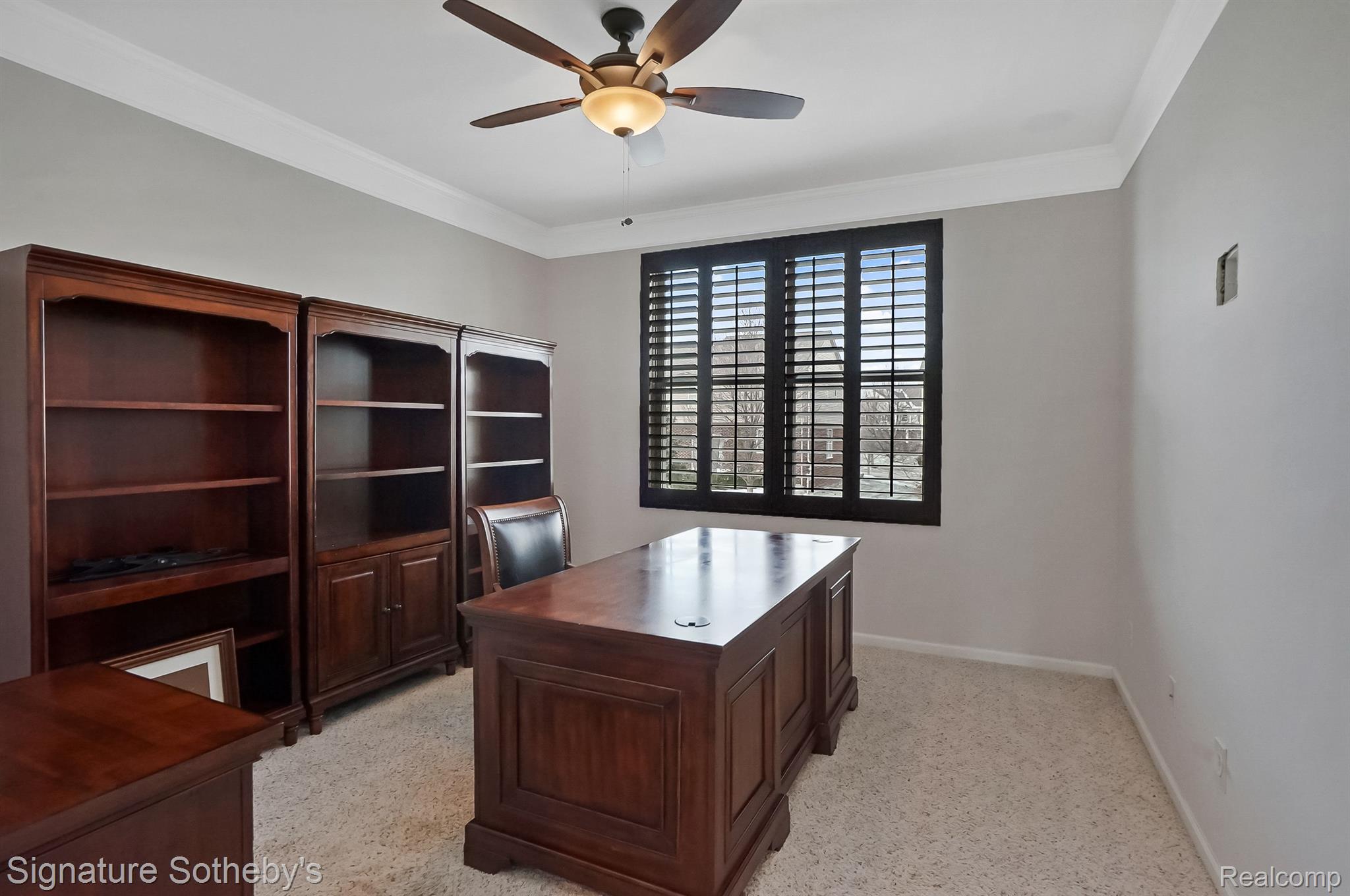 1237 GREYTHORNE Drive