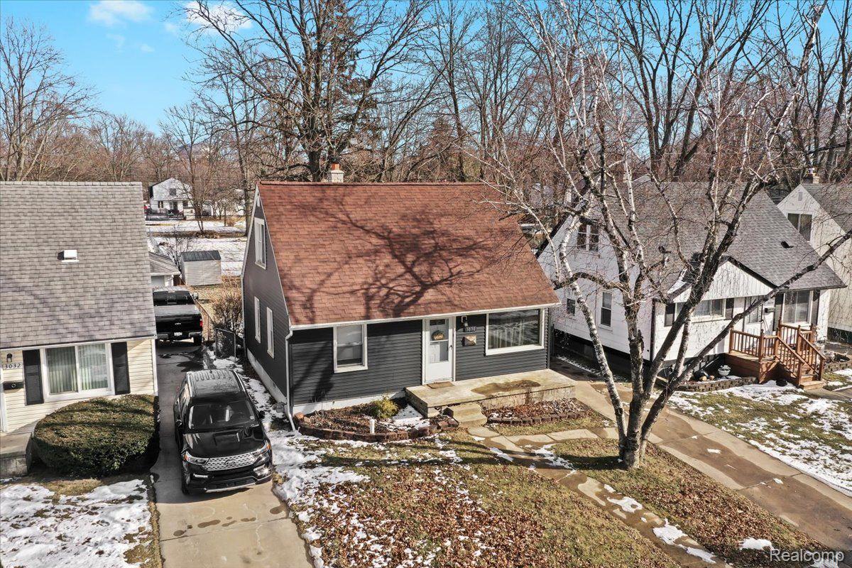 3030 PRAIRIE Avenue