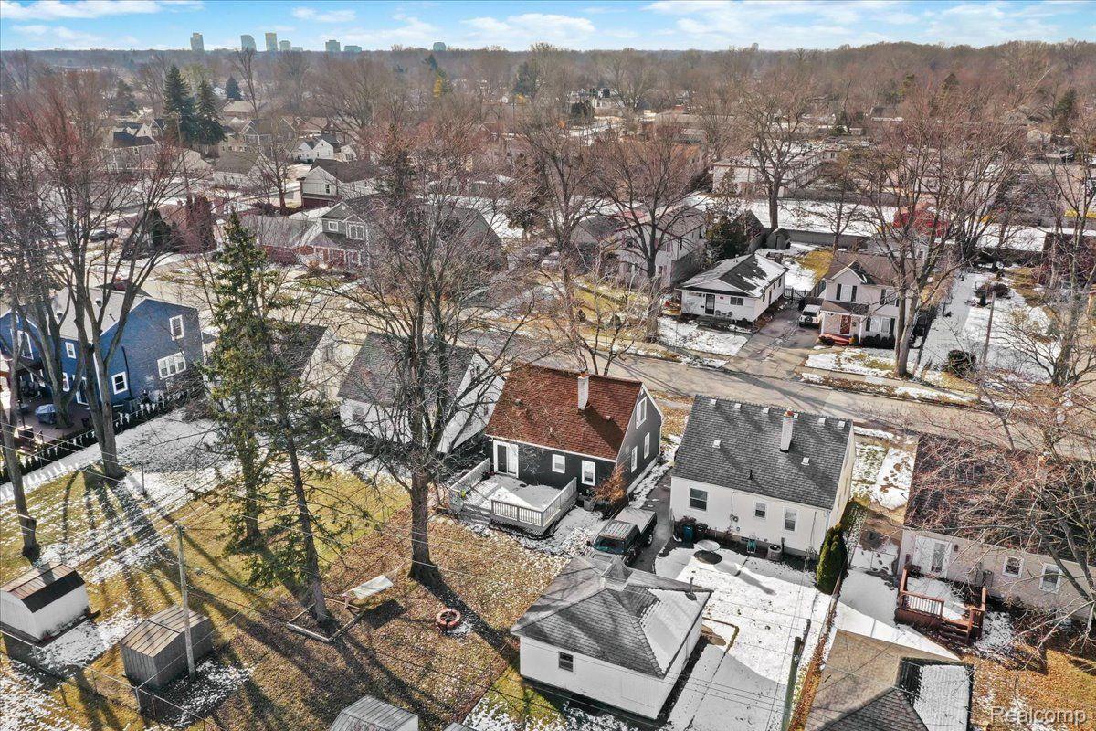 3030 PRAIRIE Avenue