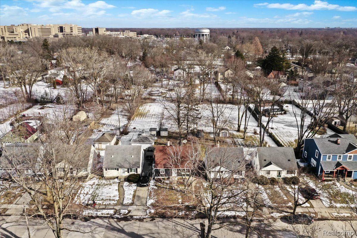 3030 PRAIRIE Avenue
