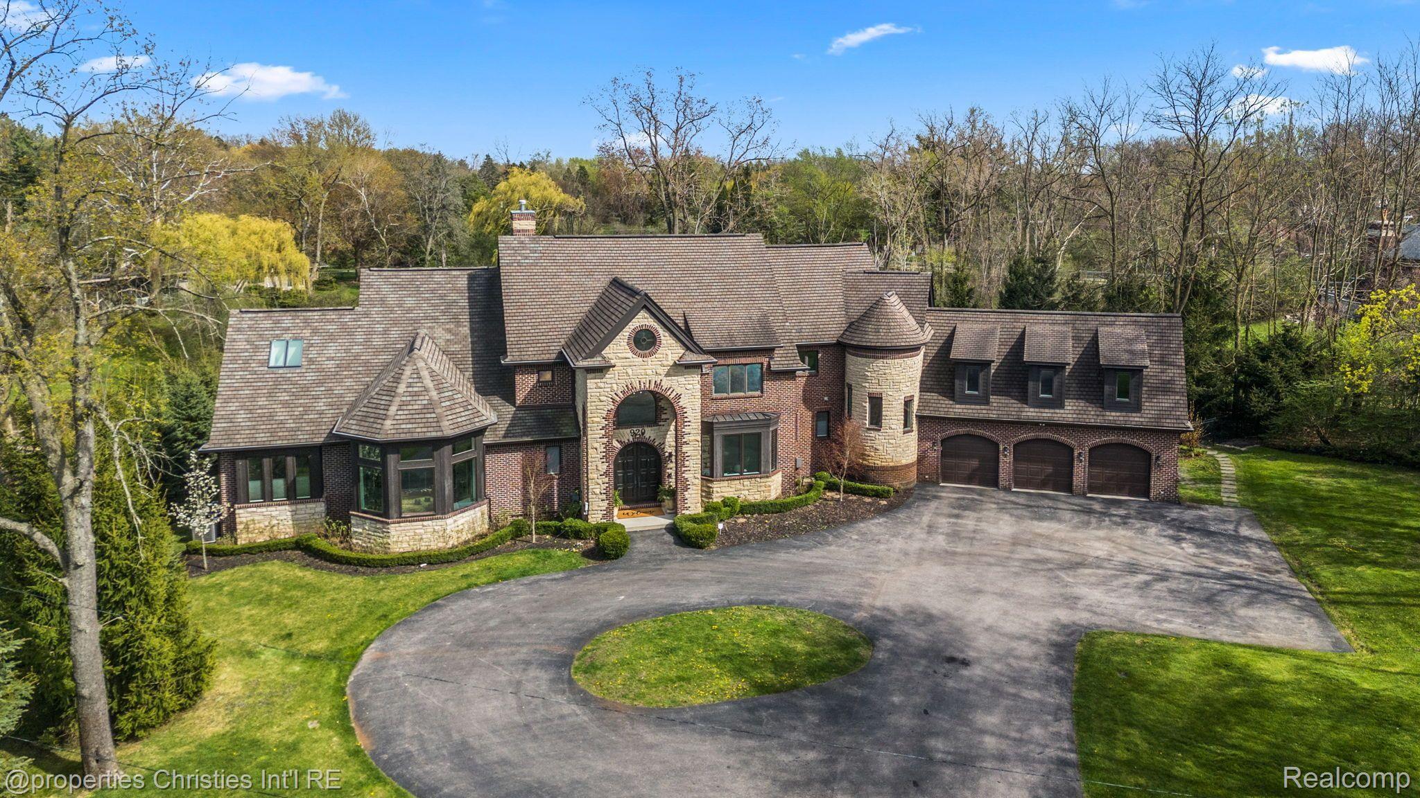 920 SOUTHDOWN Road