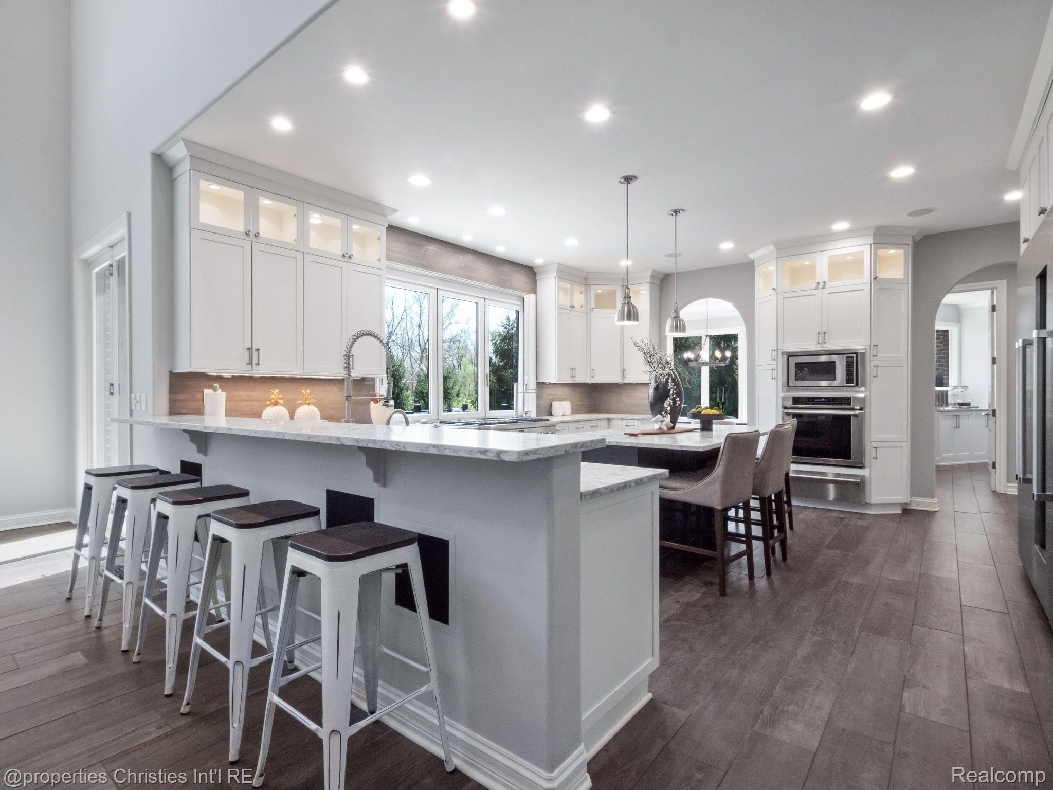 920 SOUTHDOWN Road