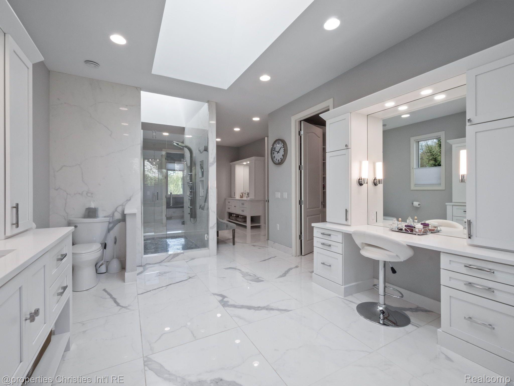 920 SOUTHDOWN Road