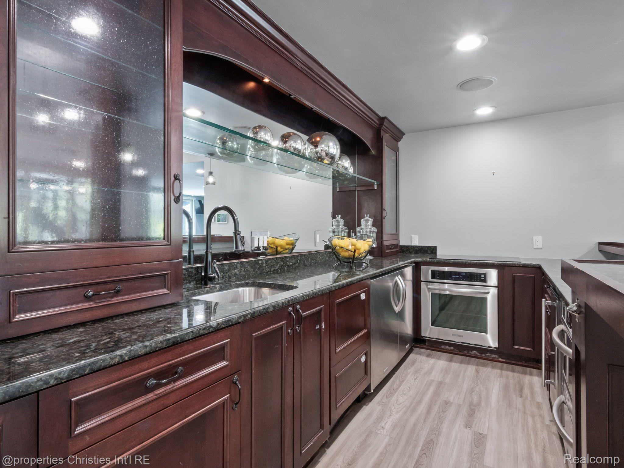 920 SOUTHDOWN Road