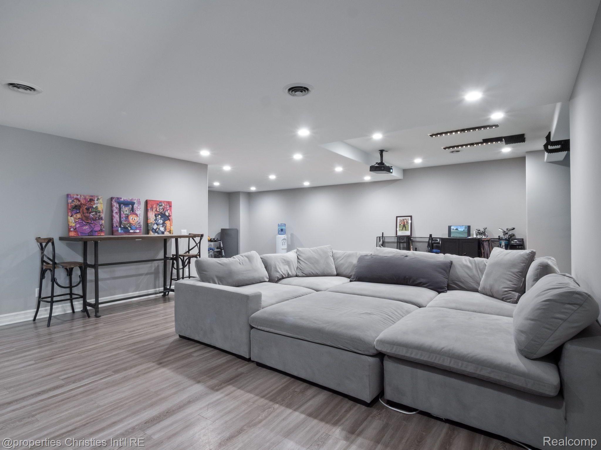 920 SOUTHDOWN Road
