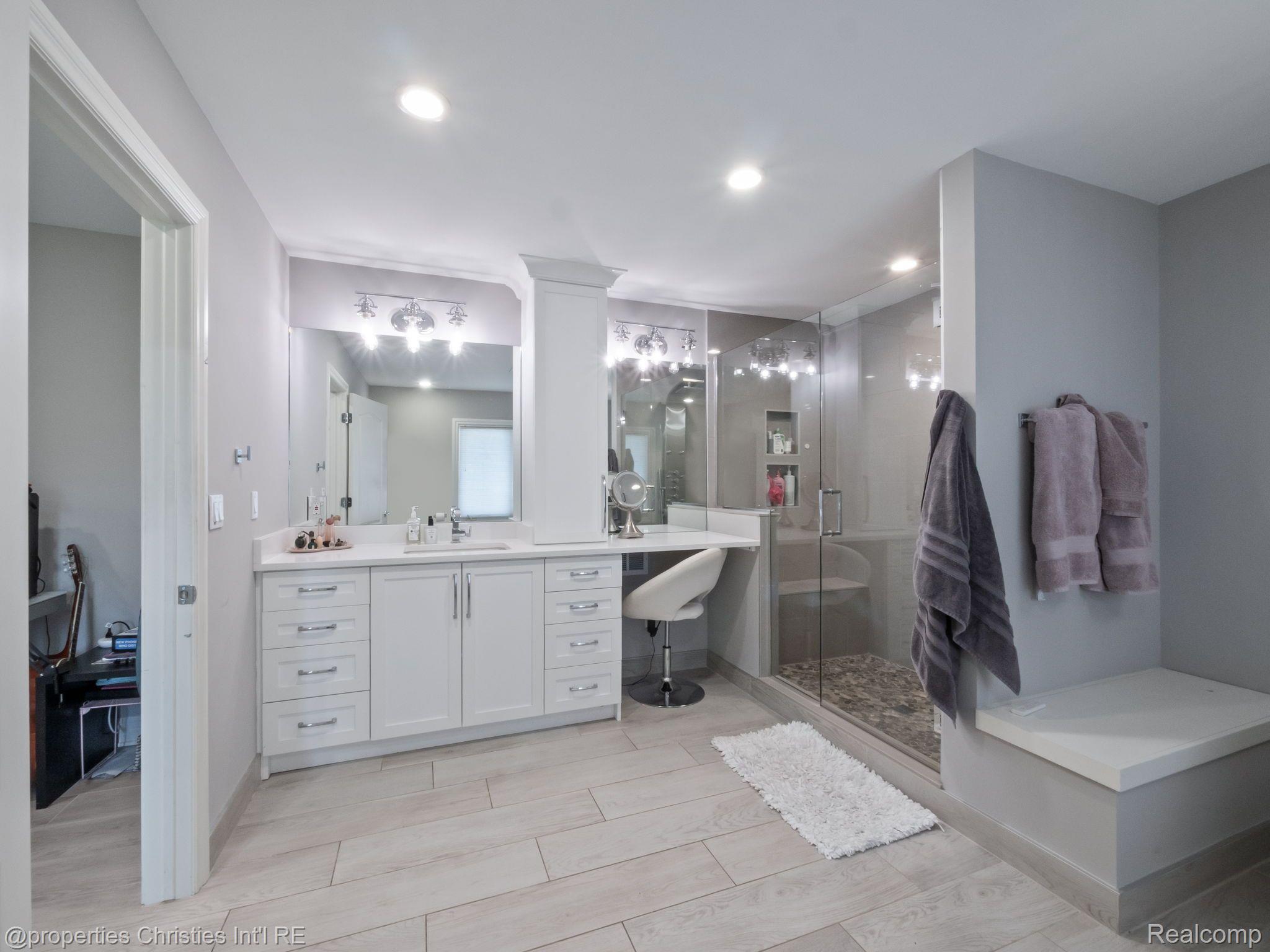 920 SOUTHDOWN Road