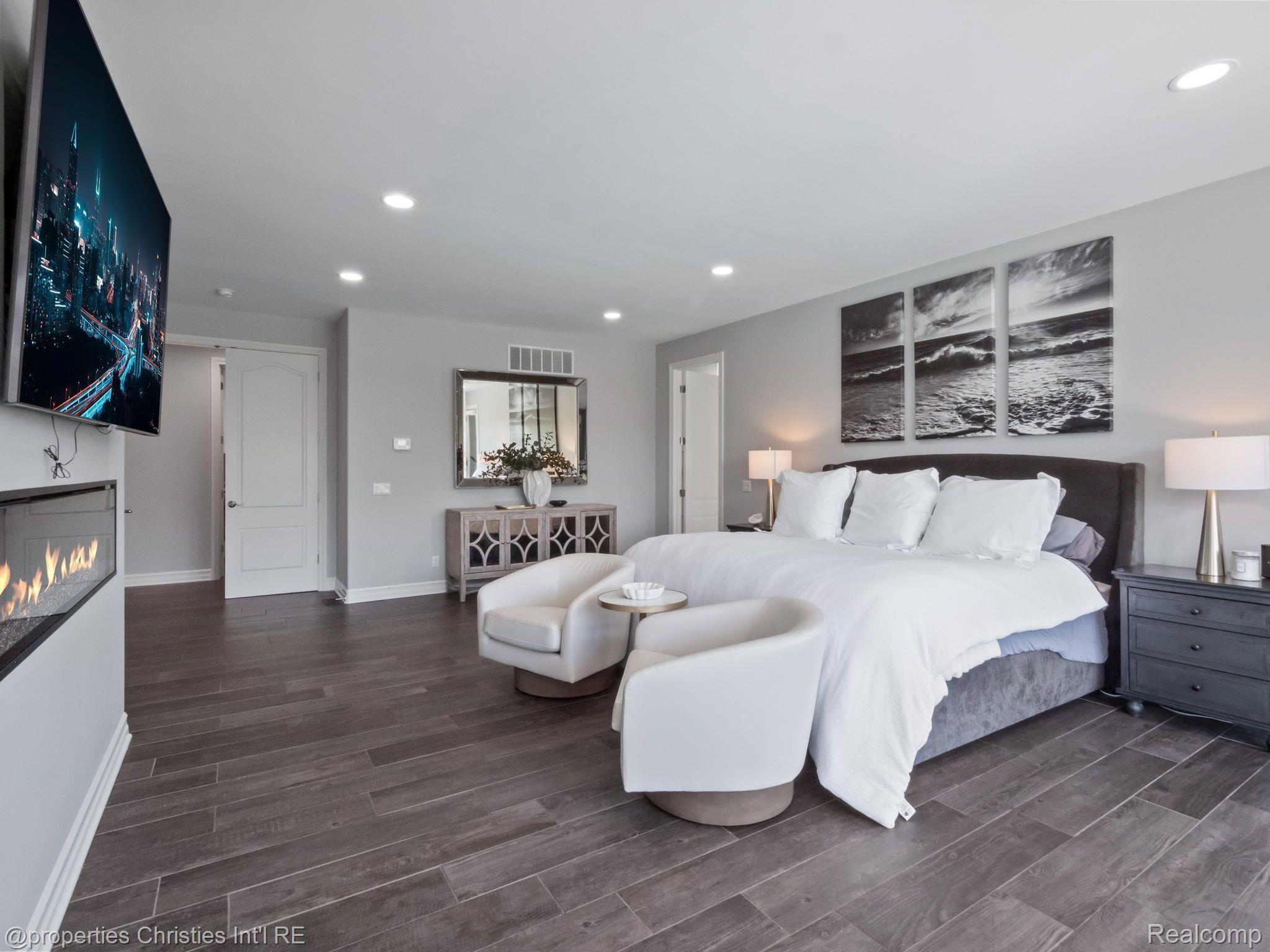 920 SOUTHDOWN Road