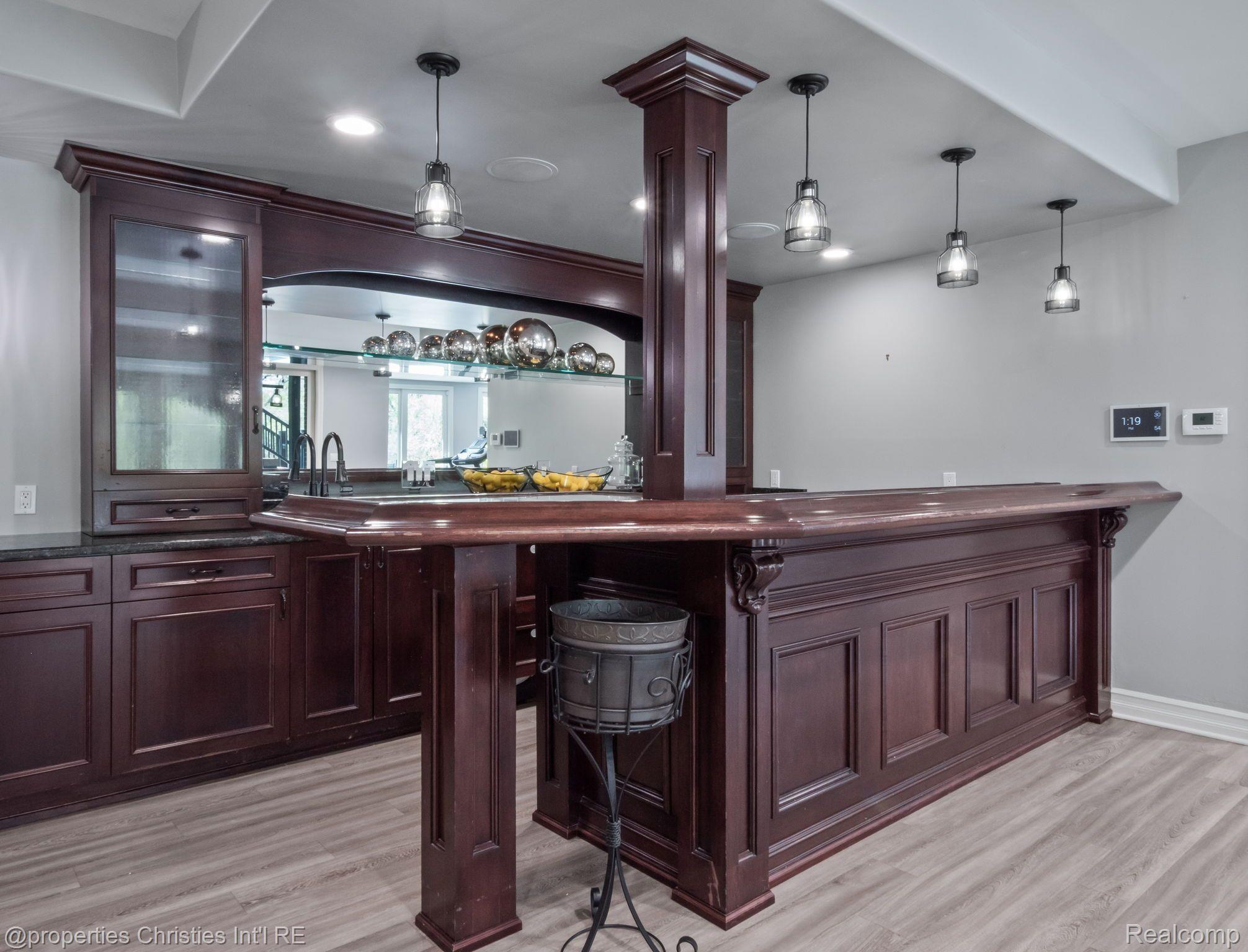 920 SOUTHDOWN Road