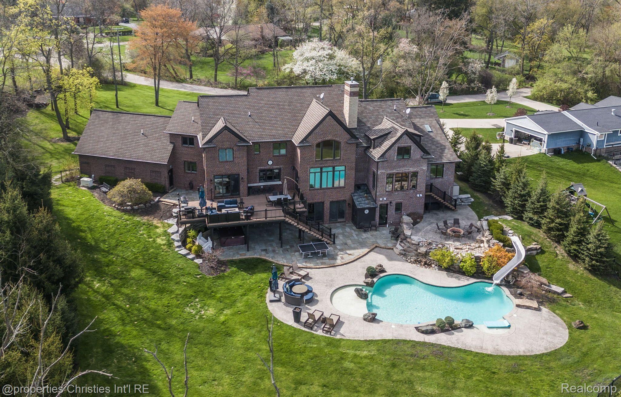 920 SOUTHDOWN Road