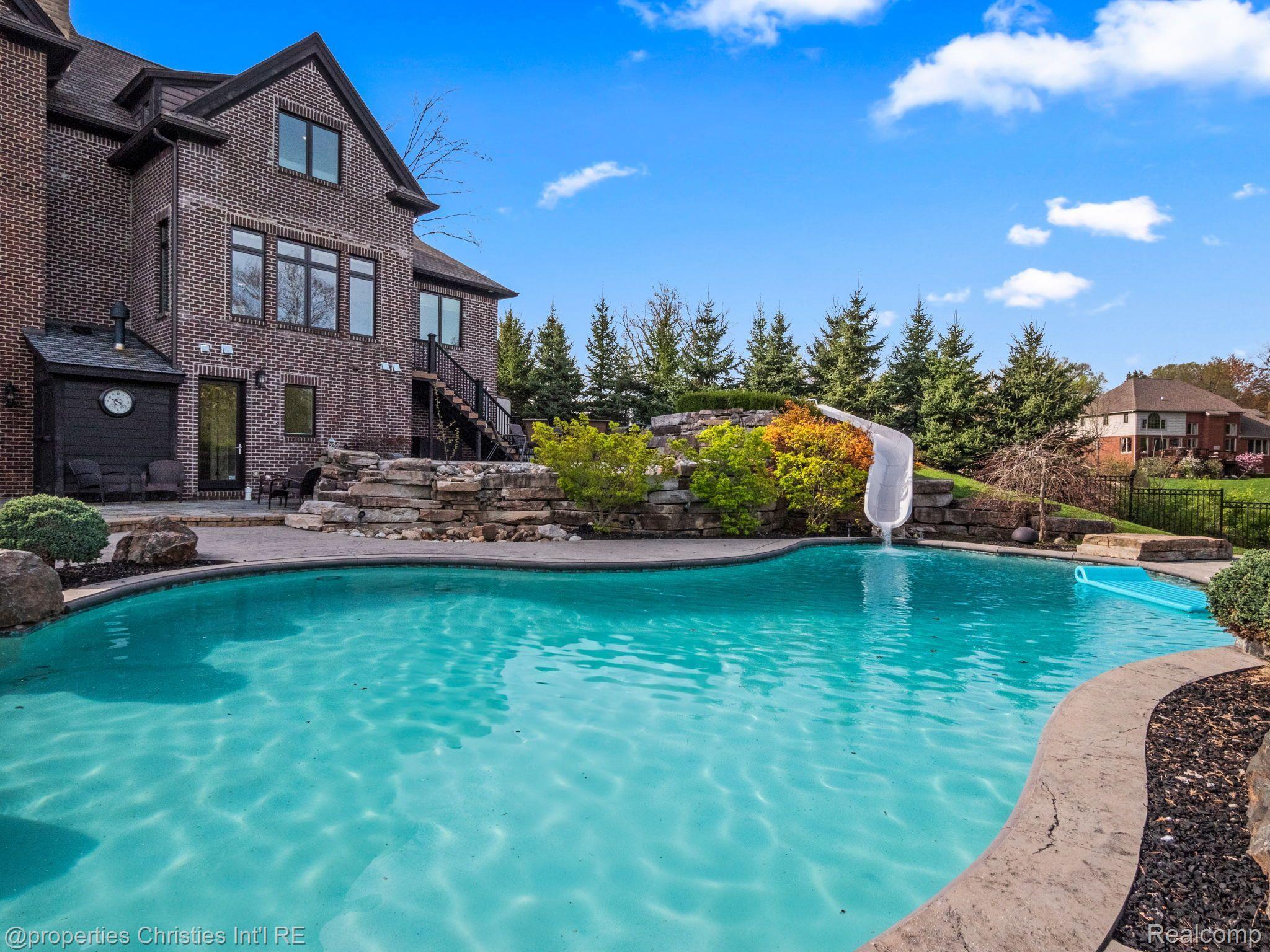 920 SOUTHDOWN Road