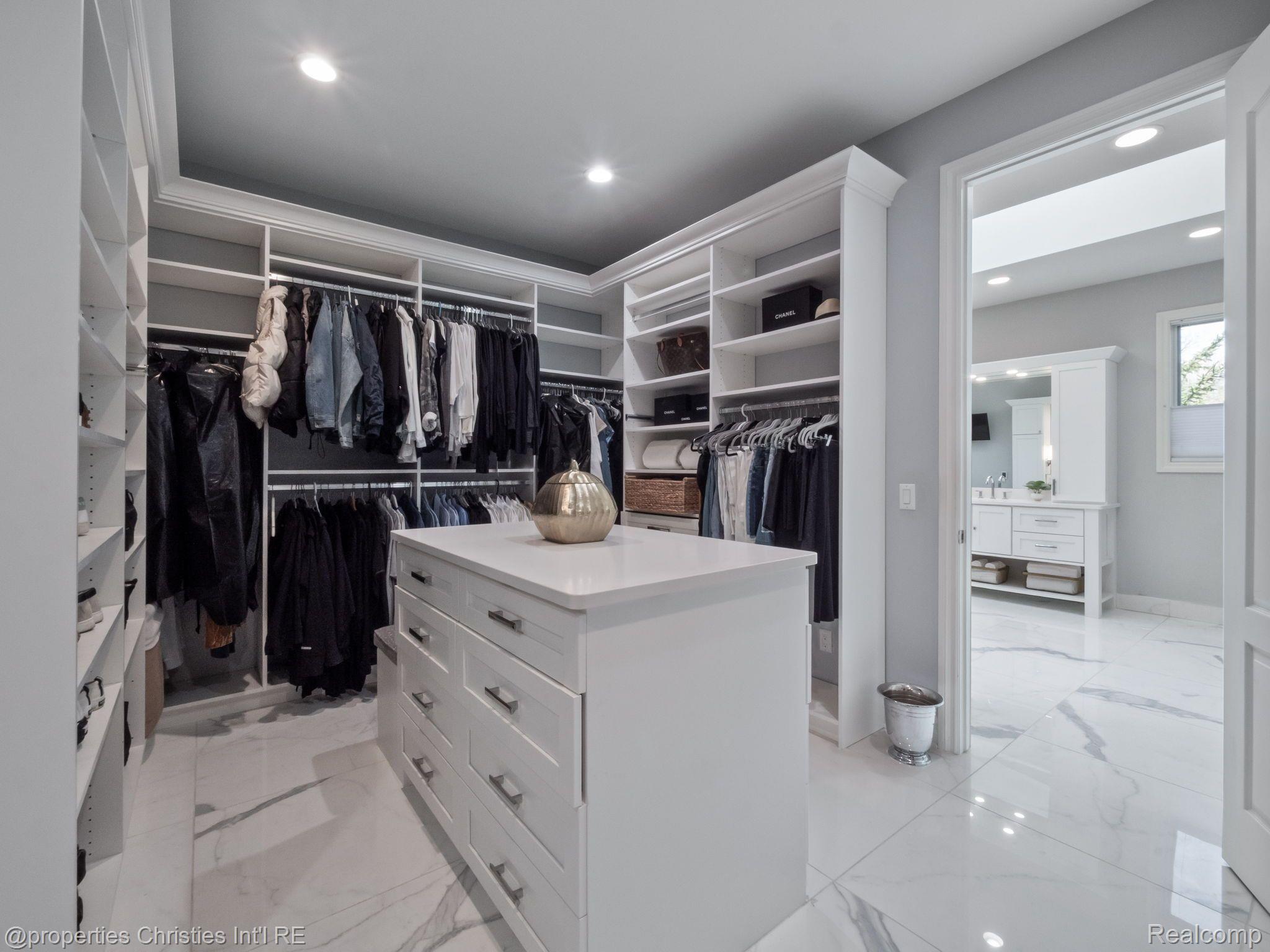 920 SOUTHDOWN Road
