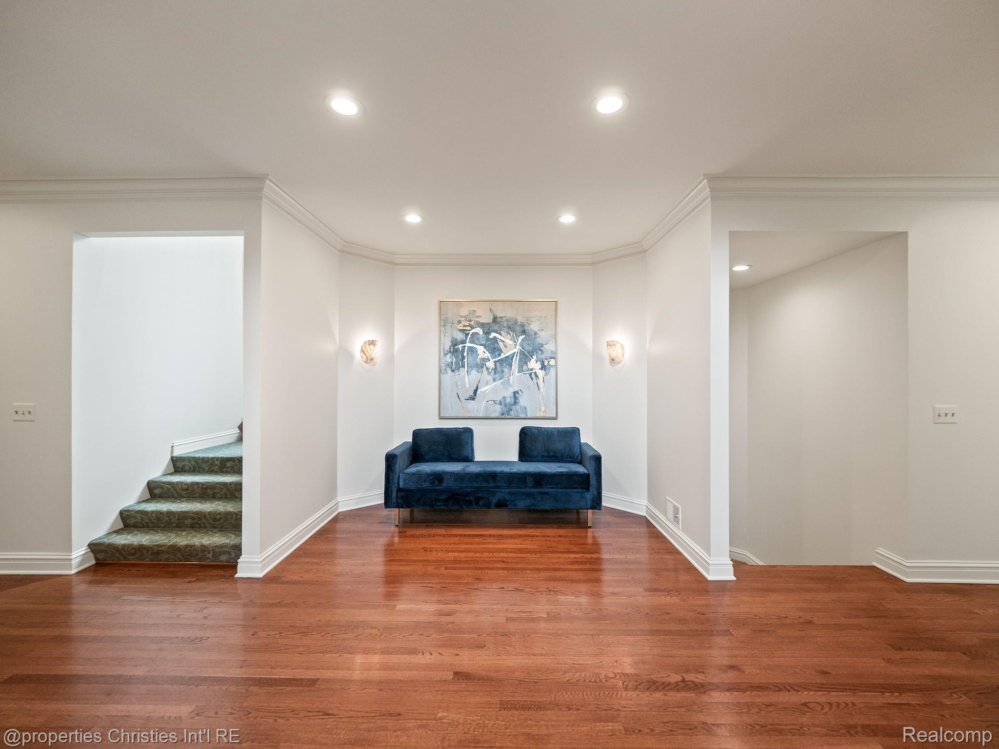 23755 WOODLYNNE Drive