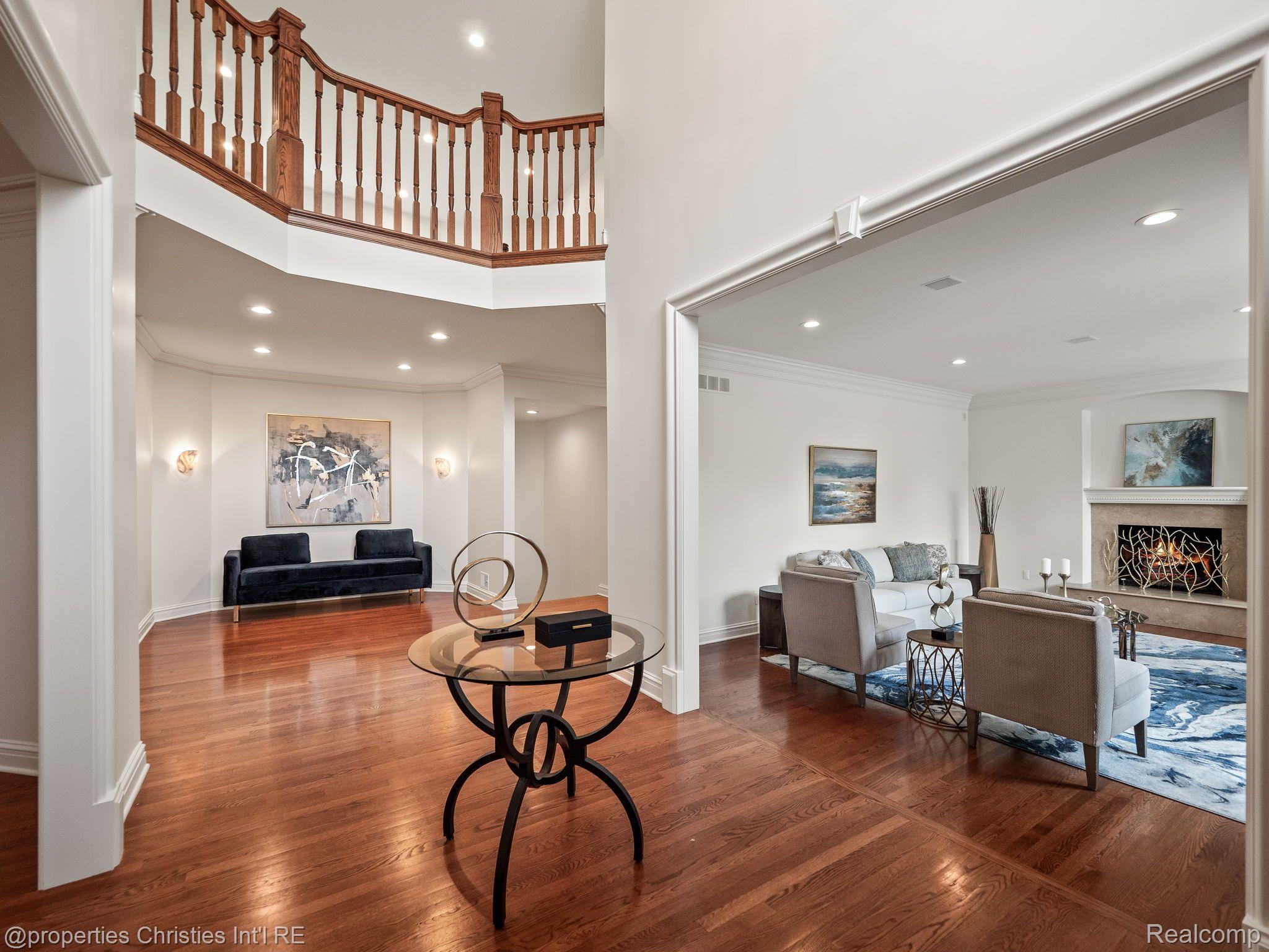 23755 WOODLYNNE Drive