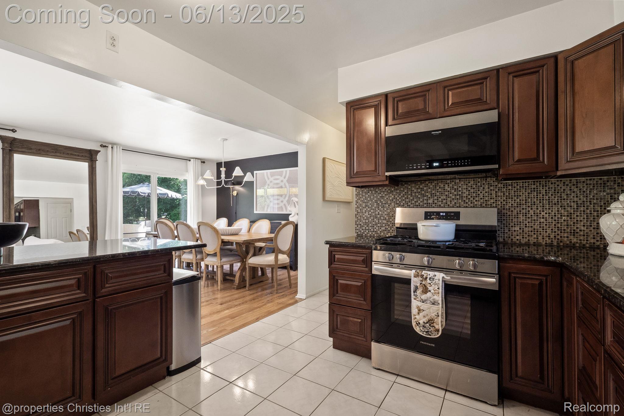 495 Lesdale Drive