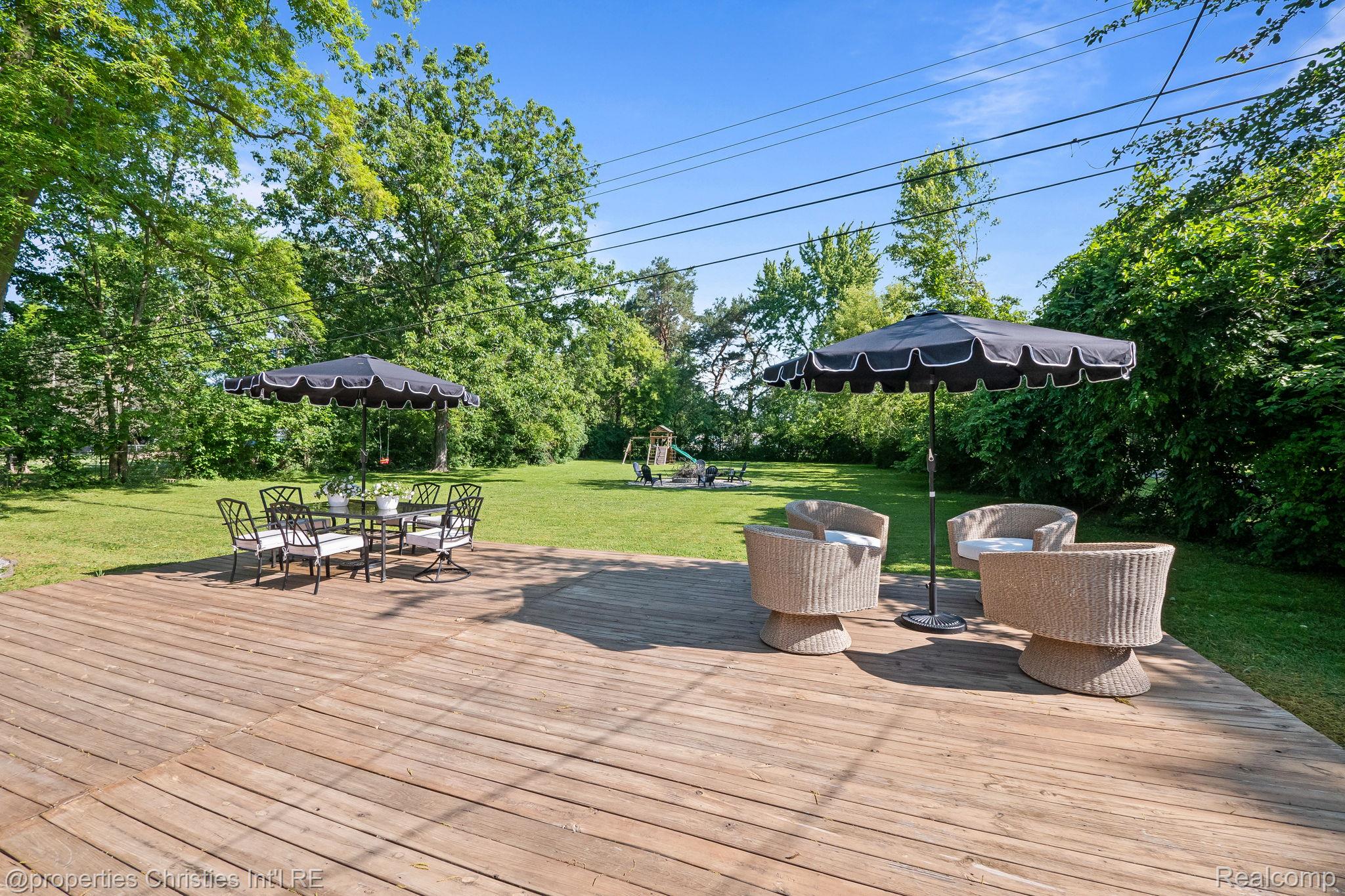 495 Lesdale Drive