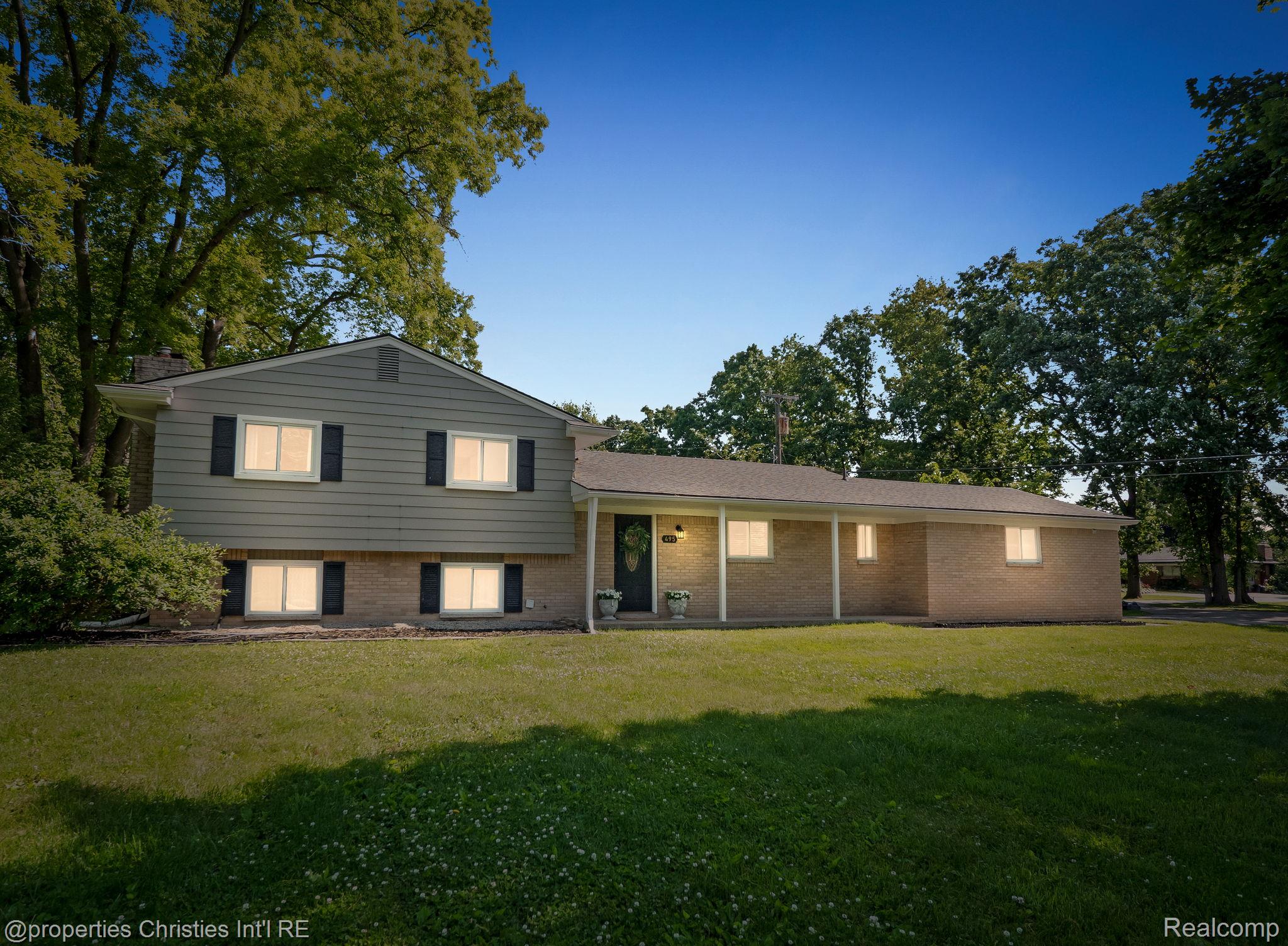 495 Lesdale Drive
