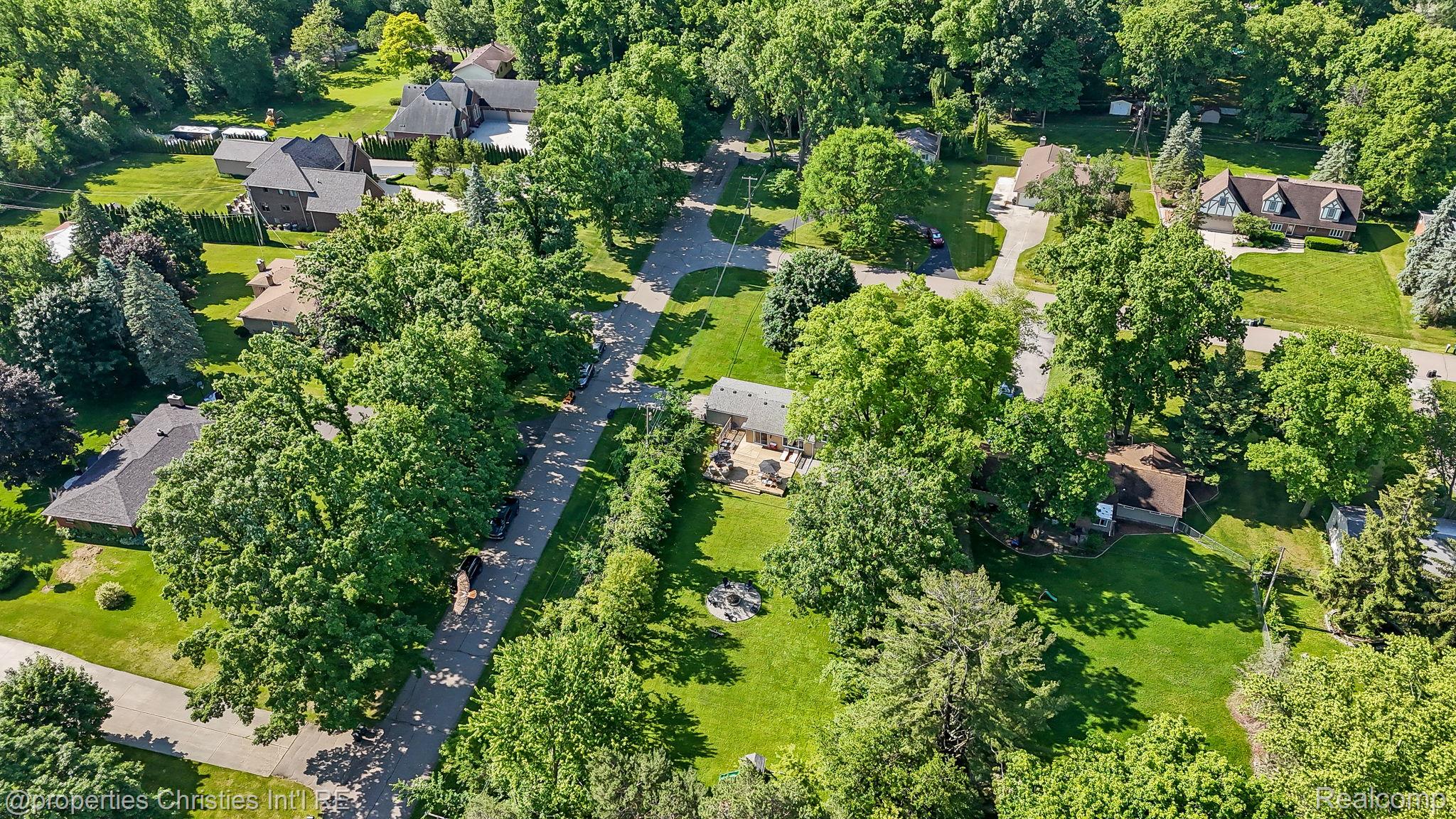 495 Lesdale Drive