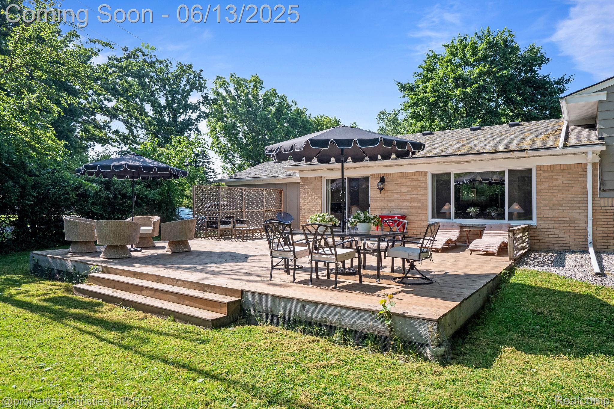 495 Lesdale Drive