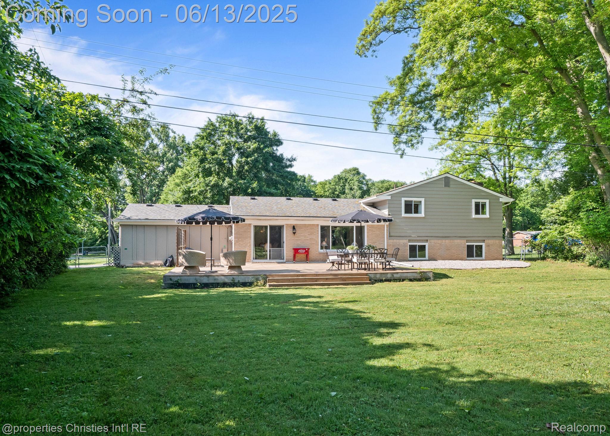 495 Lesdale Drive