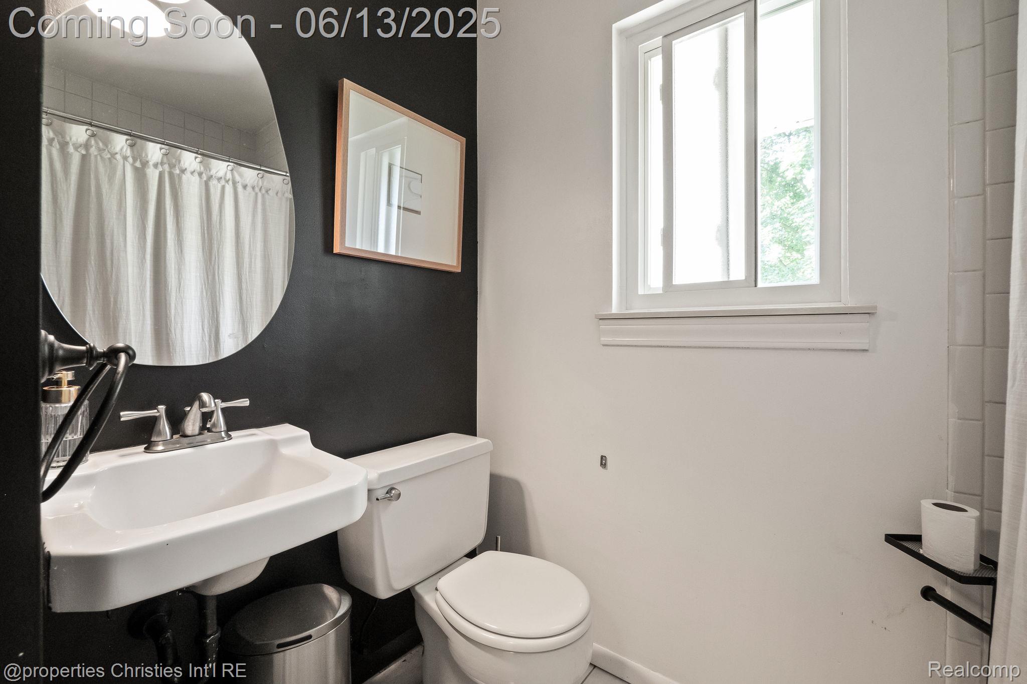495 Lesdale Drive