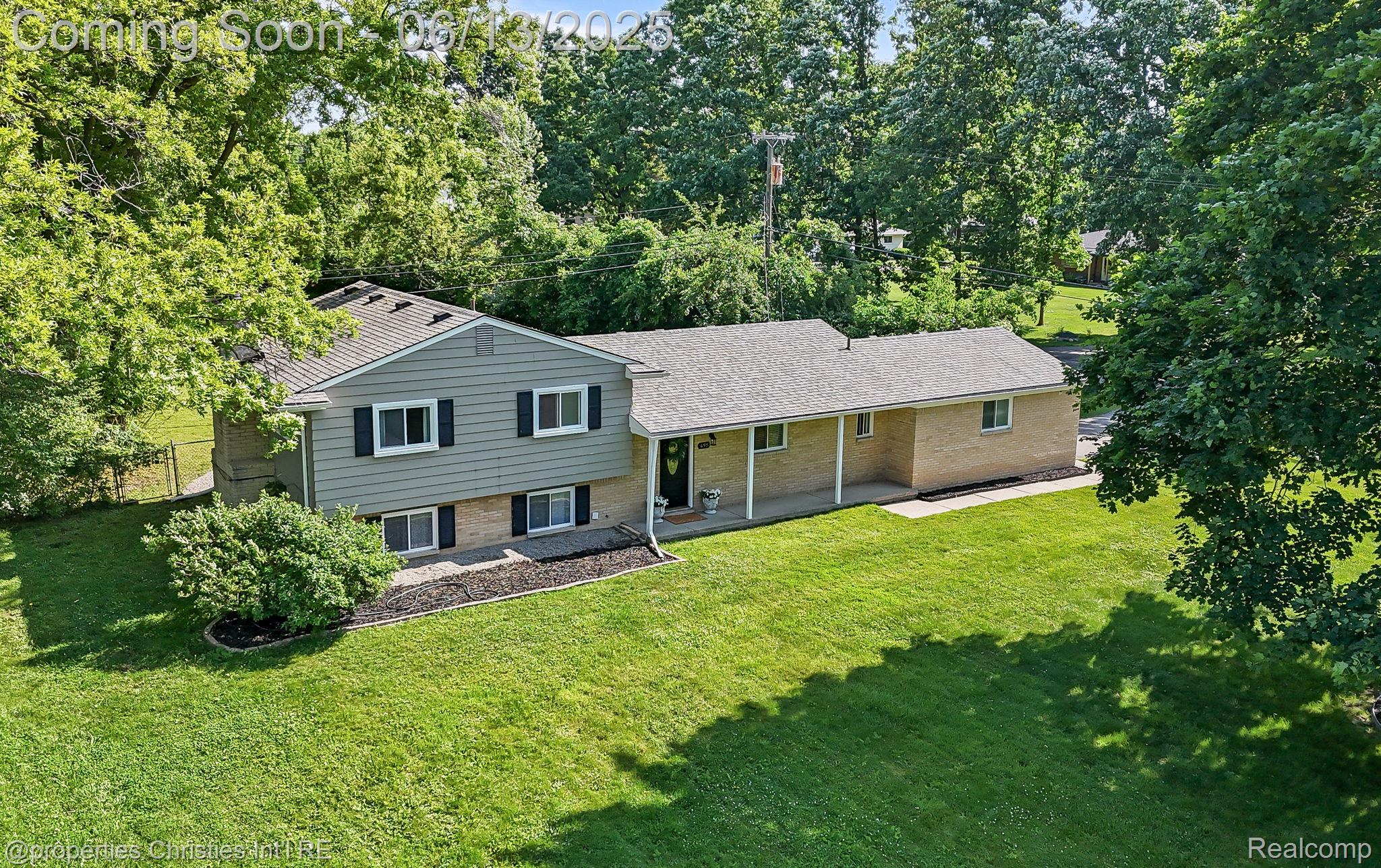 495 Lesdale Drive
