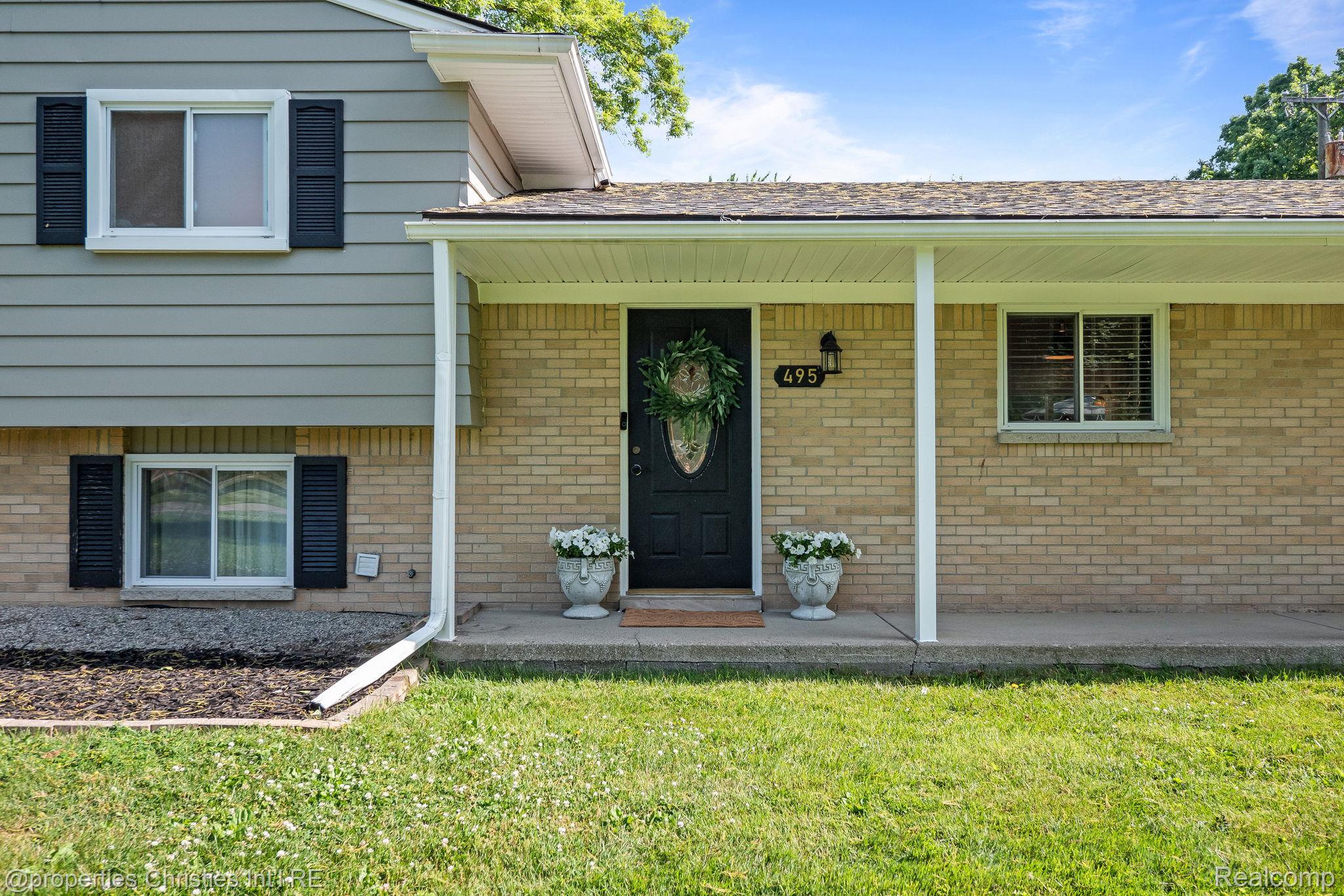 495 Lesdale Drive