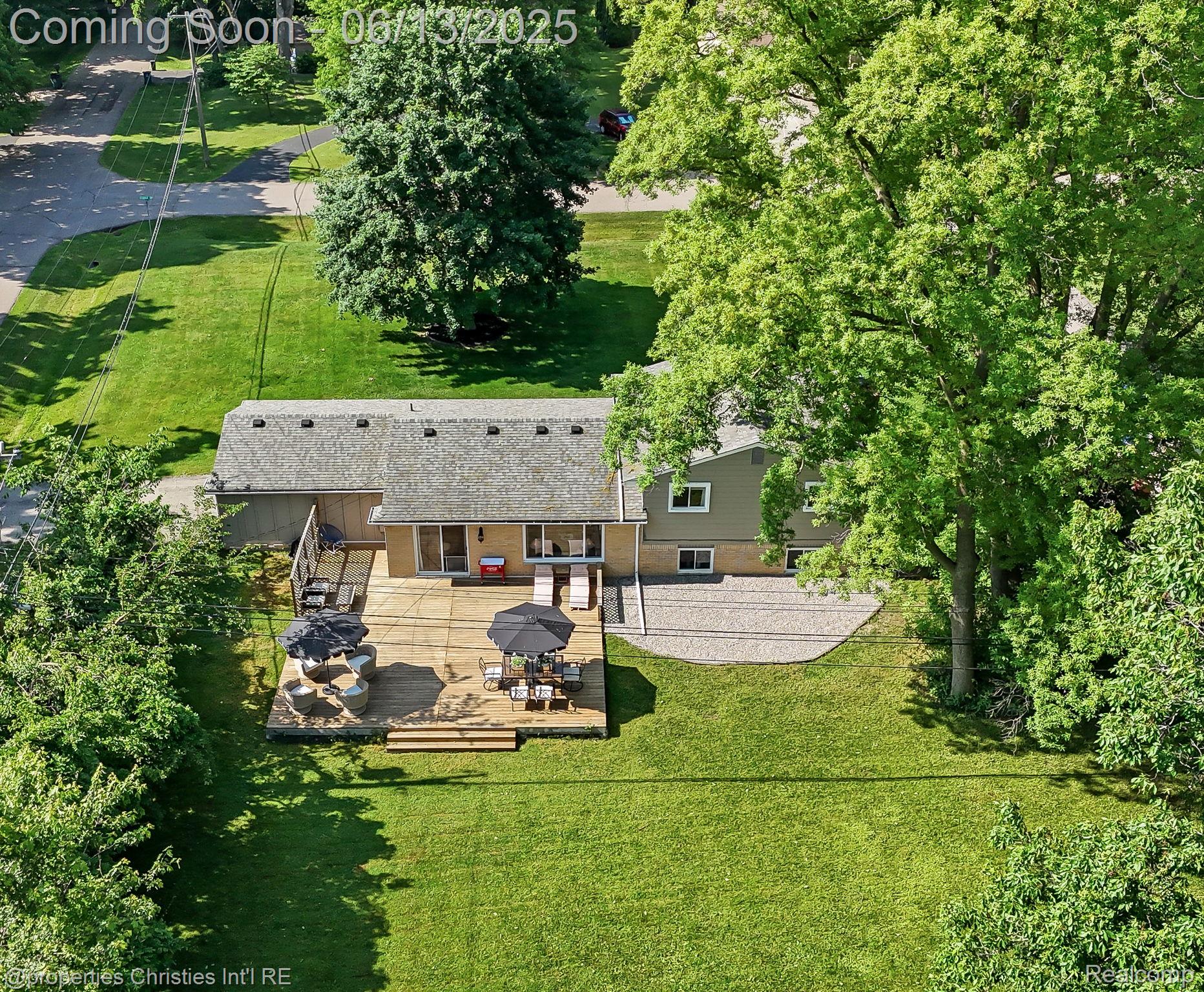 495 Lesdale Drive