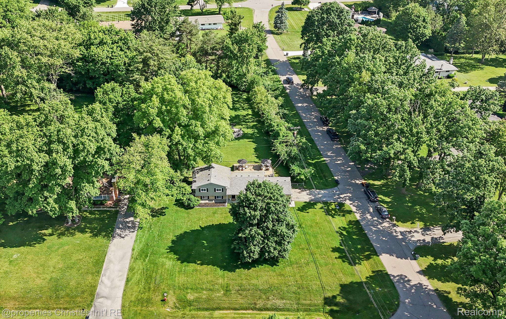 495 Lesdale Drive