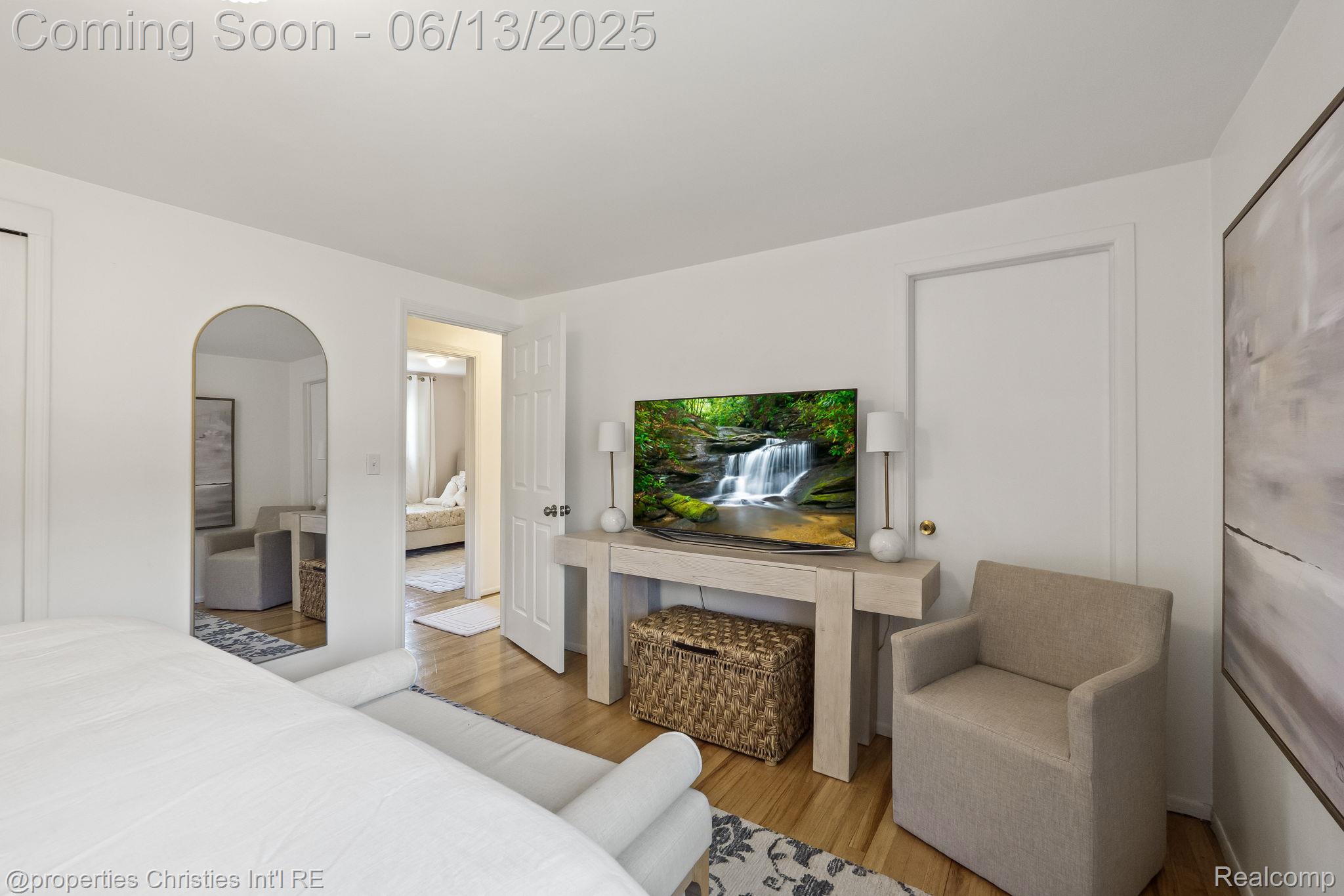 495 Lesdale Drive