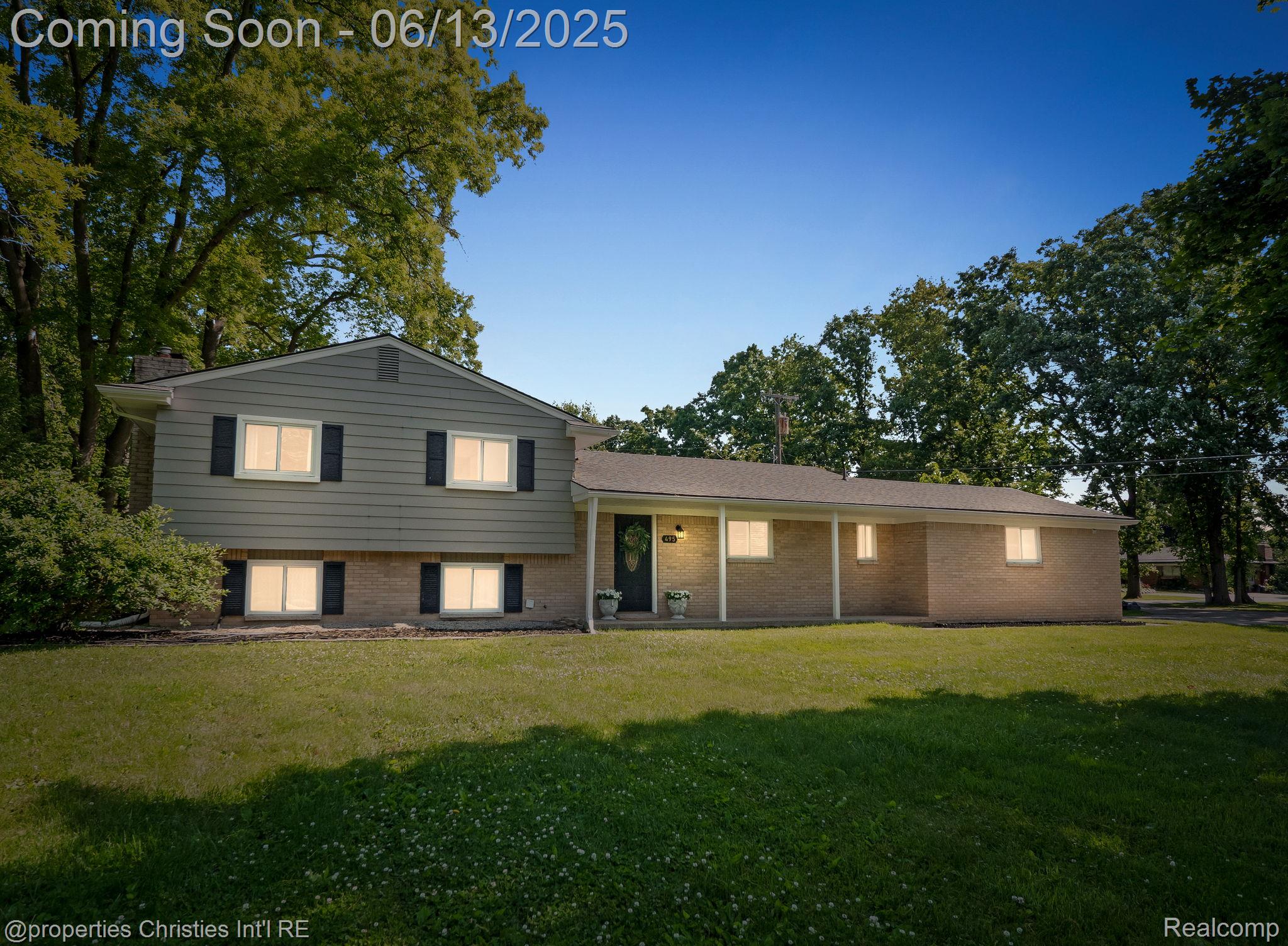 495 Lesdale Drive