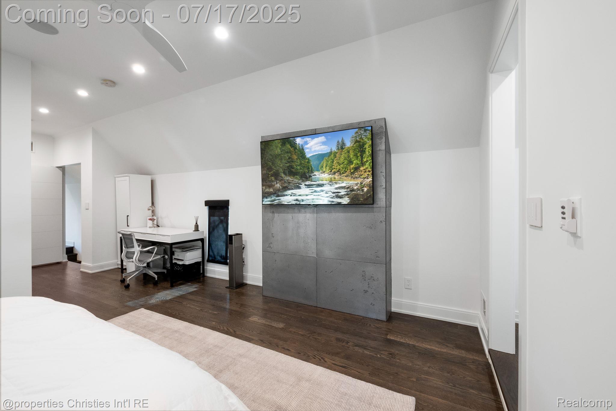 711 Maple Hill Lane