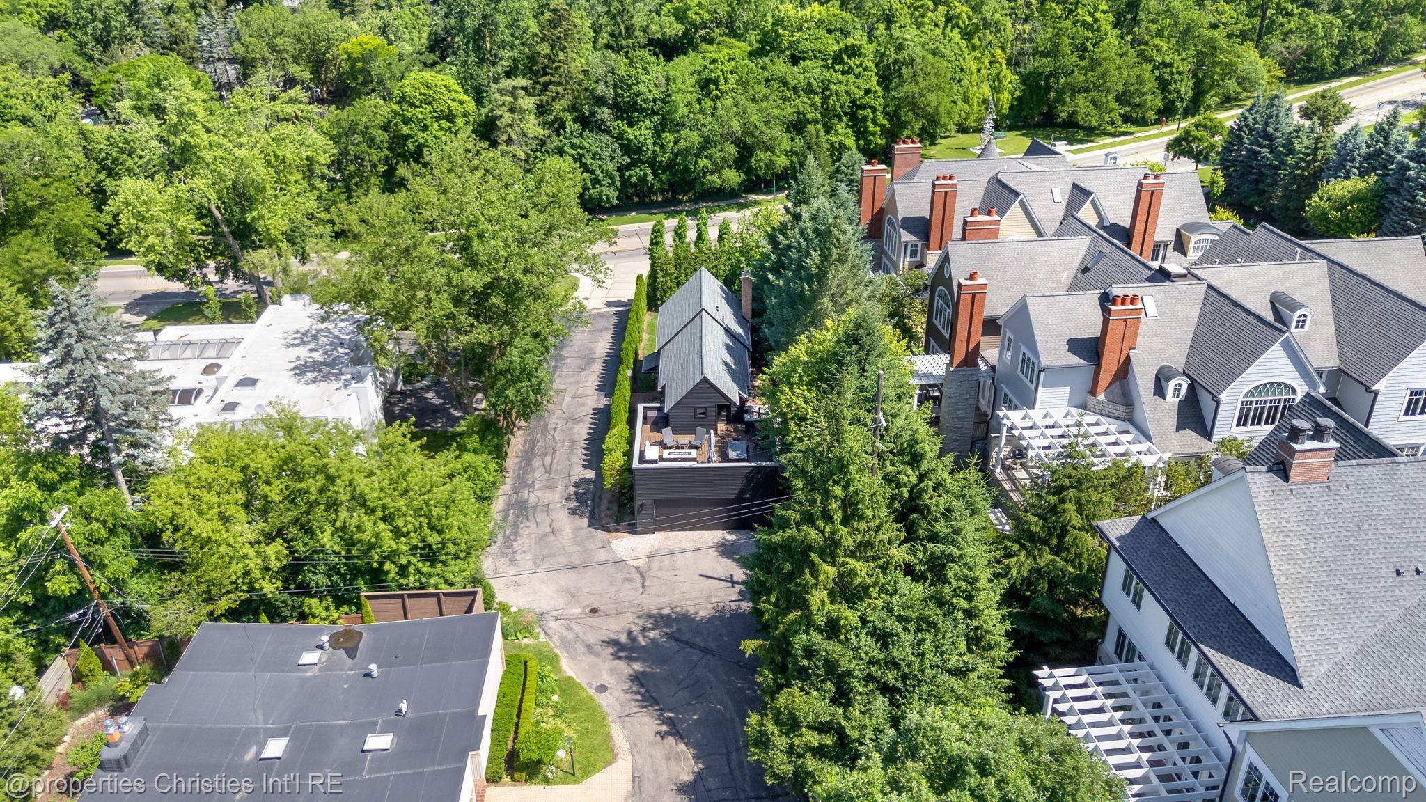 711 Maple Hill Lane