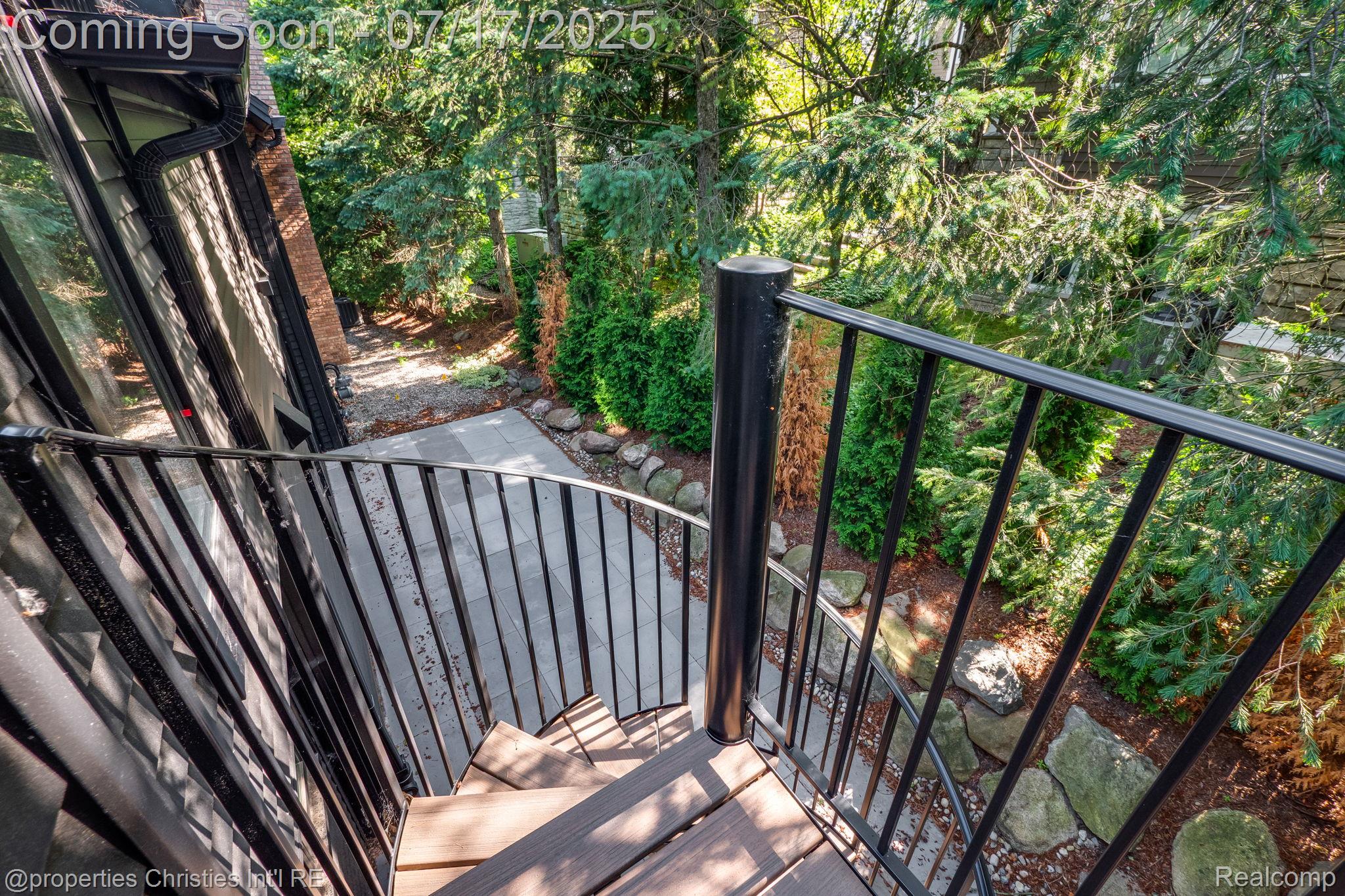 711 Maple Hill Lane