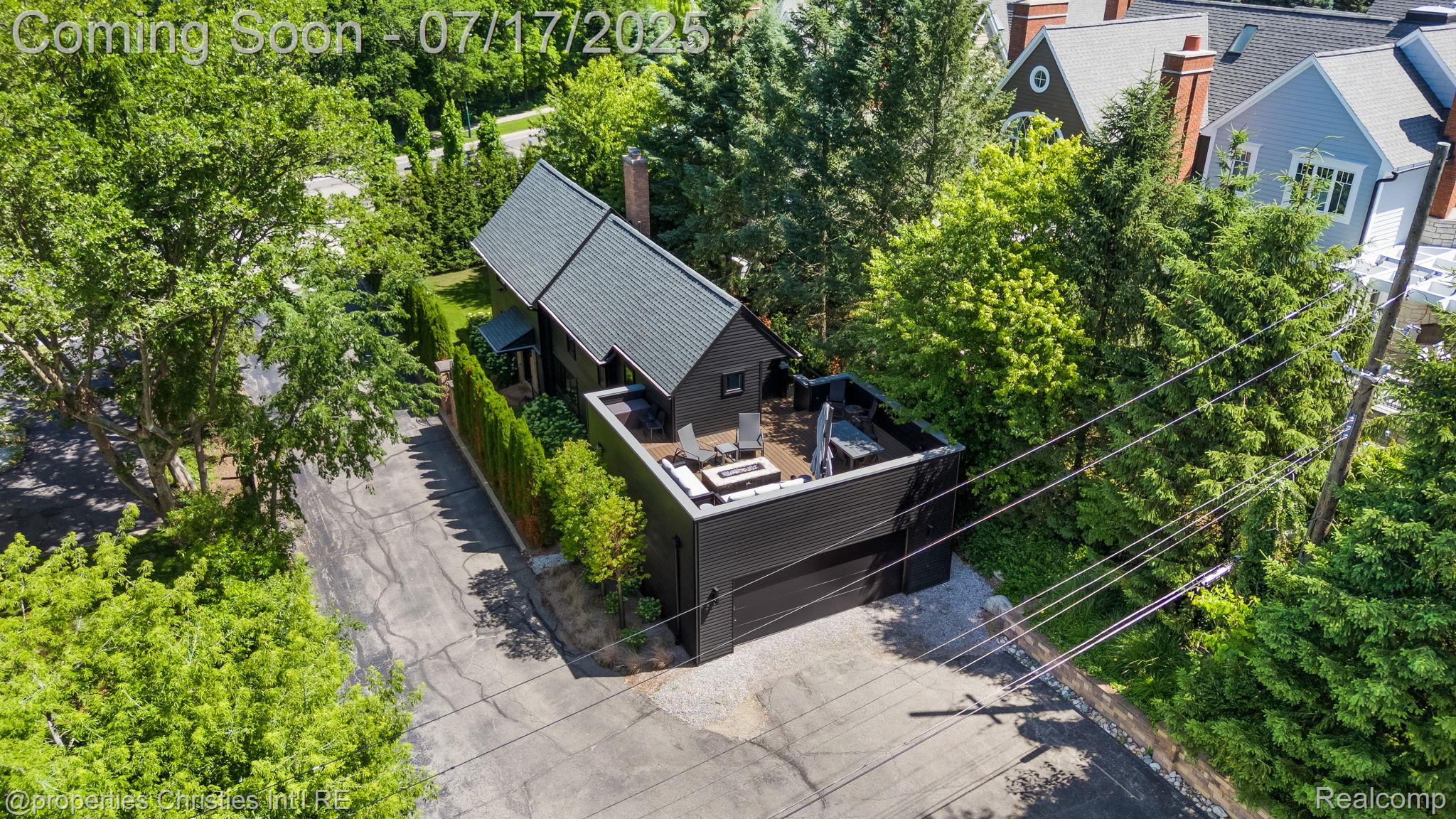 711 Maple Hill Lane