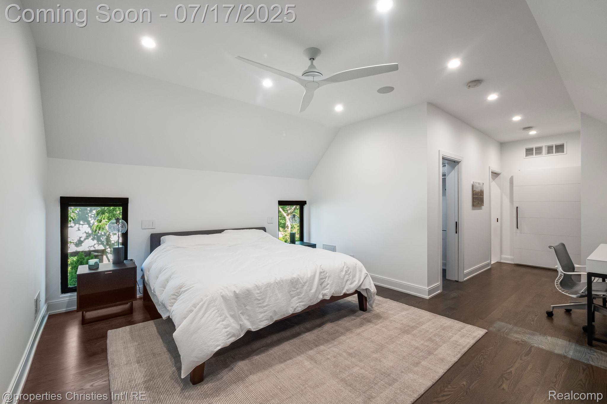 711 Maple Hill Lane
