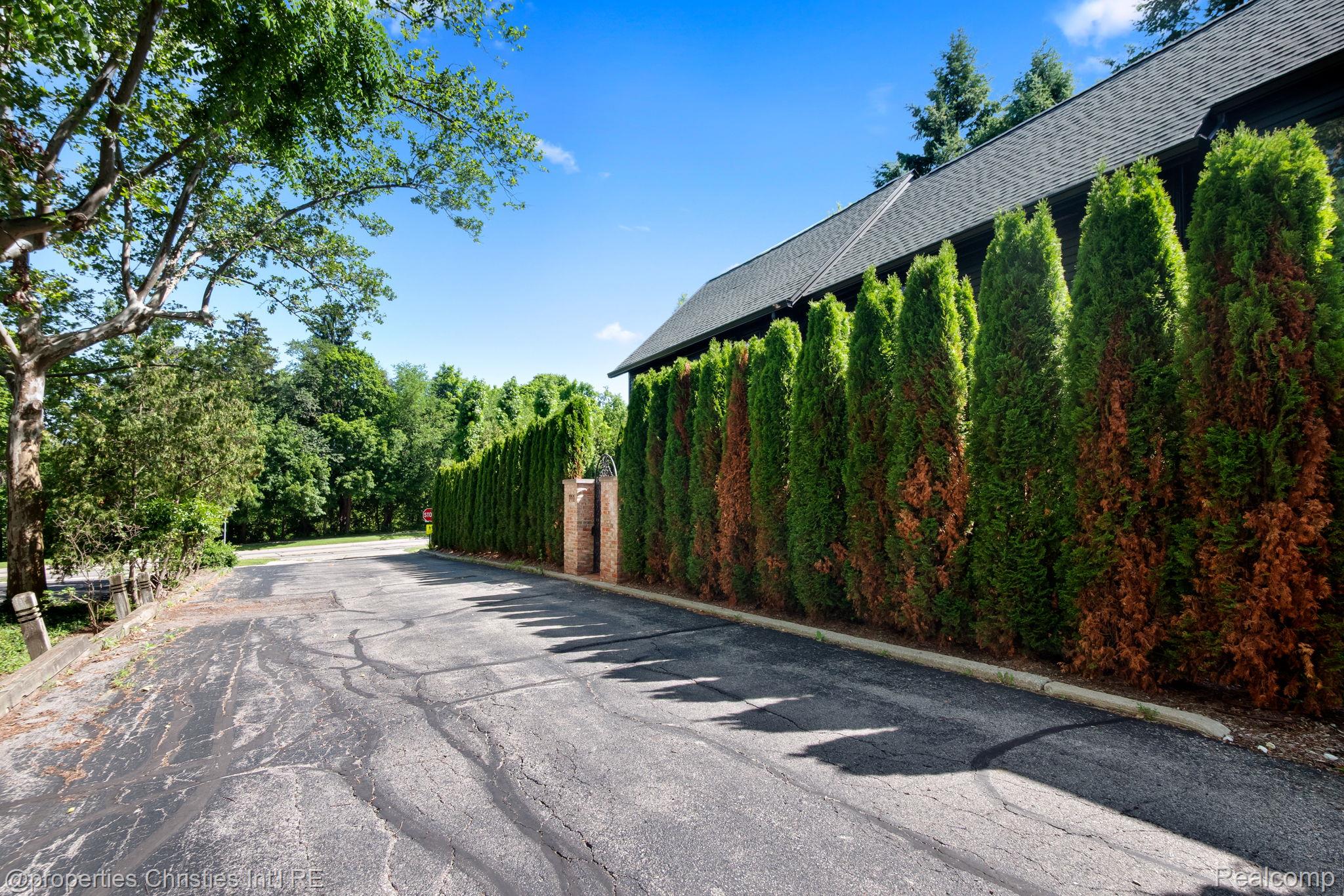 711 Maple Hill Lane