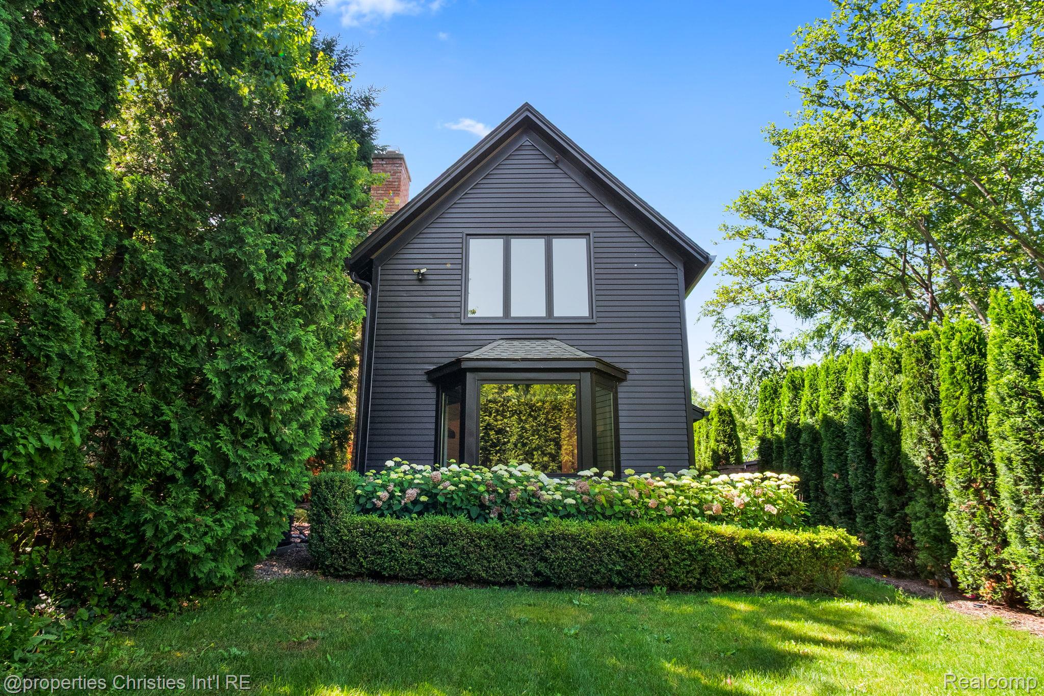 711 Maple Hill Lane